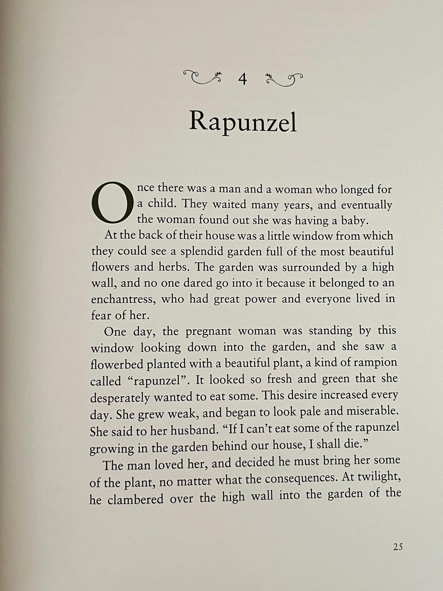 Chapter Fairy and Folk Tales StoryBook - An Illustrated Treasury of GRIMM’S FAIRY TALES