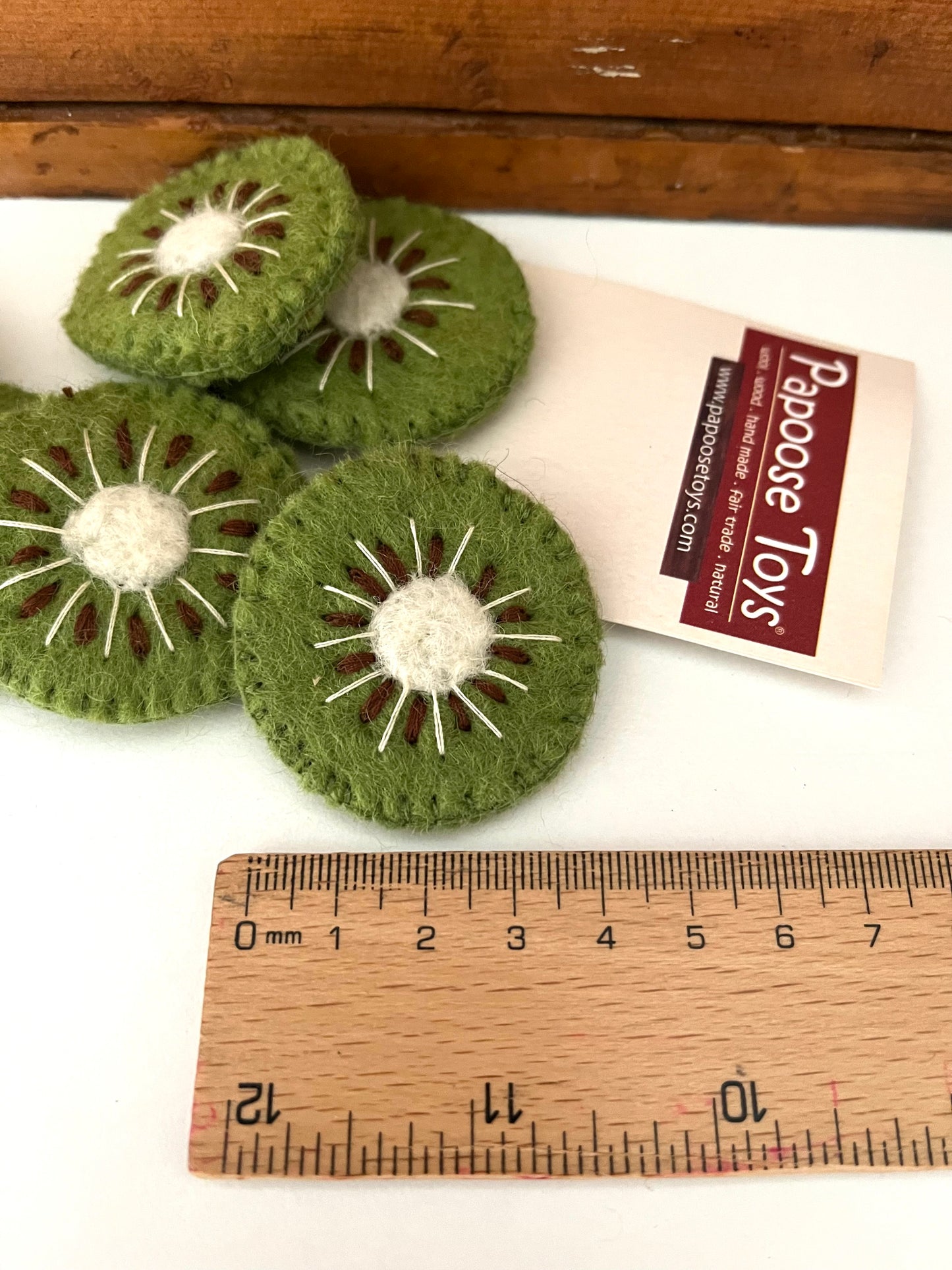 Kitchen Play Food - Wool Felted KIWI 🥝 FRUIT SLICES, 6 slices