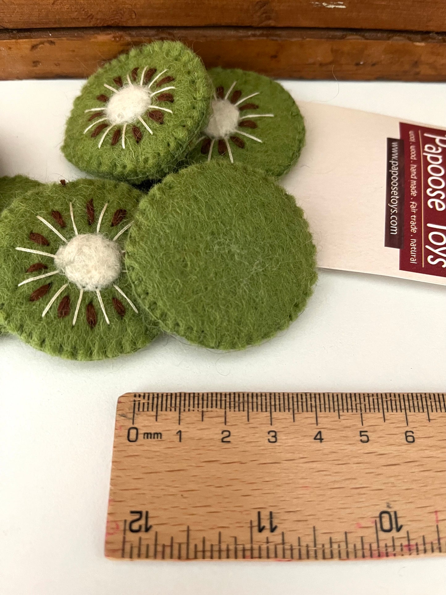 Kitchen Play Food - Wool Felted KIWI 🥝 FRUIT SLICES, 6 slices
