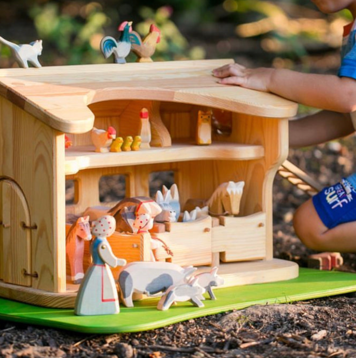 Wooden Dollhouse Play - FOX SITTING, Small