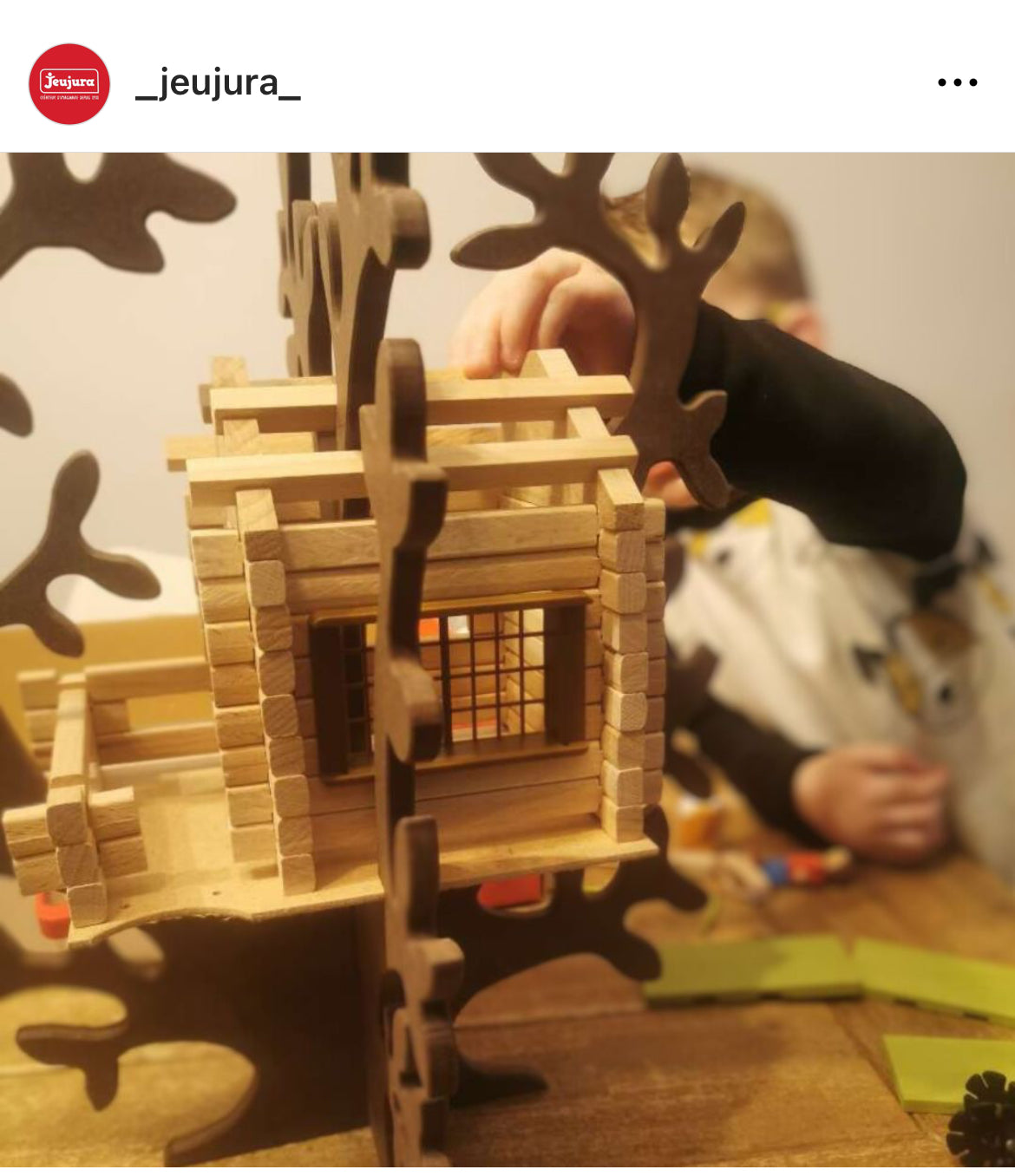 Ensemble de jeu en bois pour maison de poupée - CABINE D'ARBRE à CONSTRUIRE