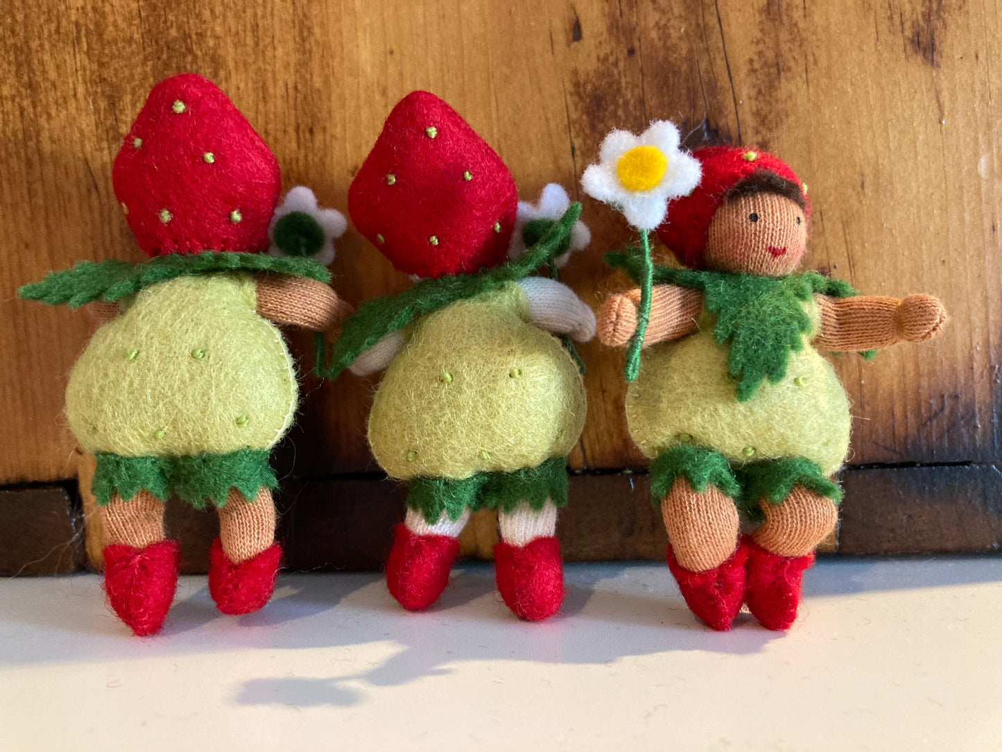 Poupée Waldorf Fée des Fleurs - BÉBÉ FRAISE