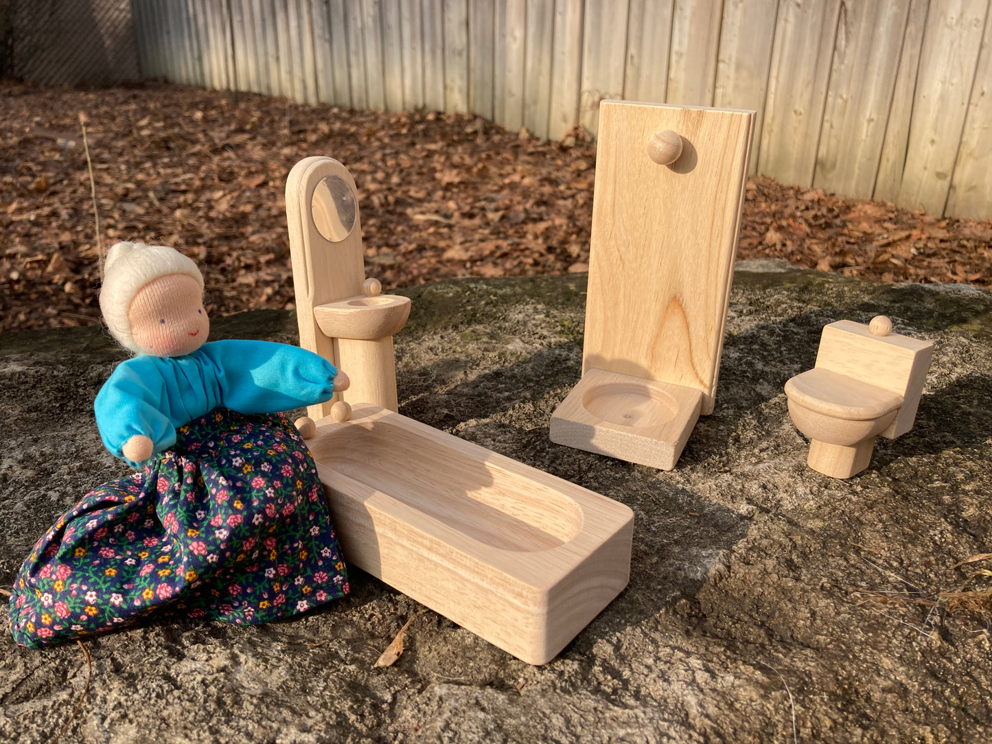 Wooden Dollhouse Furniture - BATHROOM