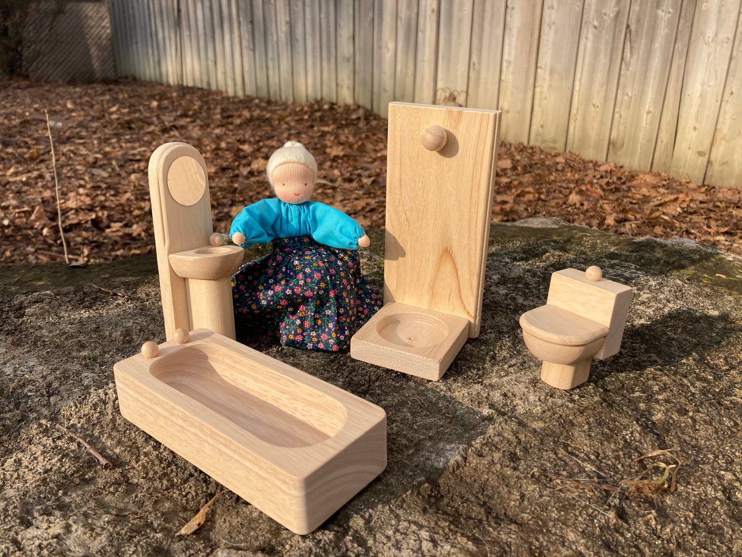 Wooden Dollhouse Furniture - BATHROOM