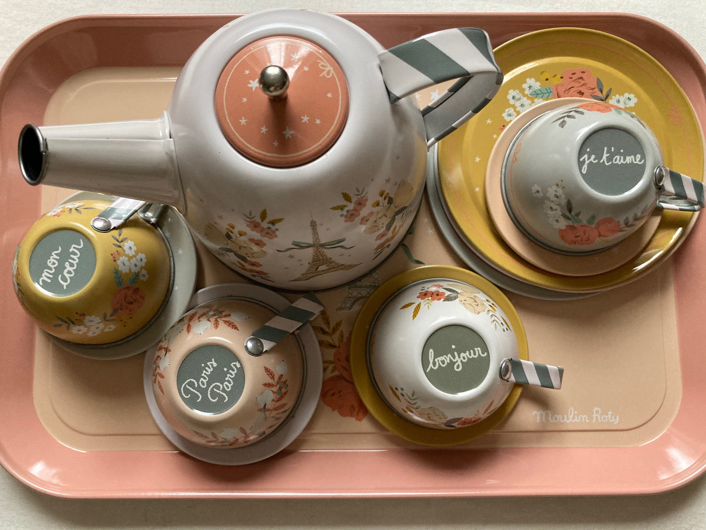 Keeping House - TEA SERVICE for FOUR, in a carrying case!