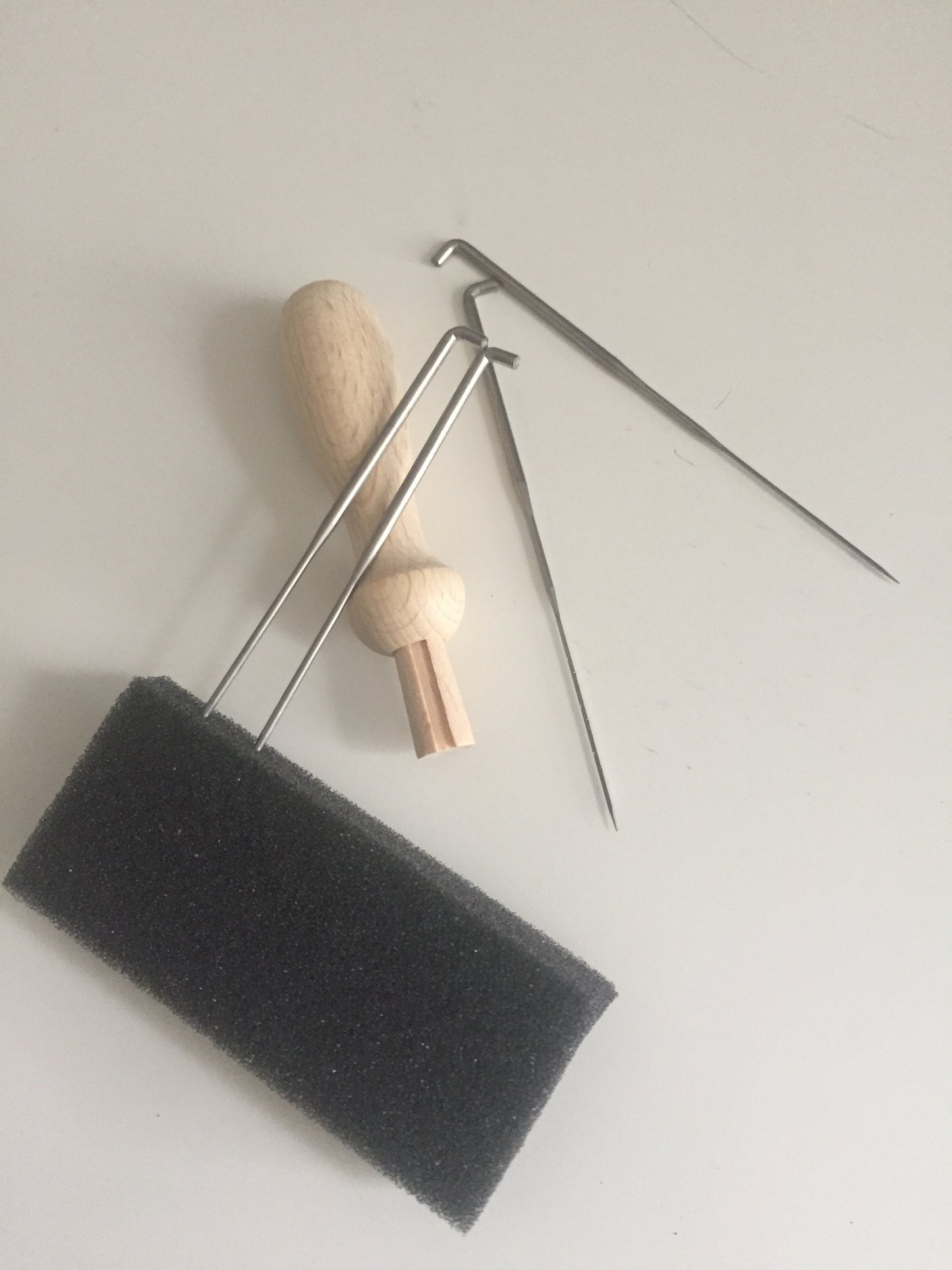 FELTING NEEDLES & WOODEN HOLDER, Arts&Crafts