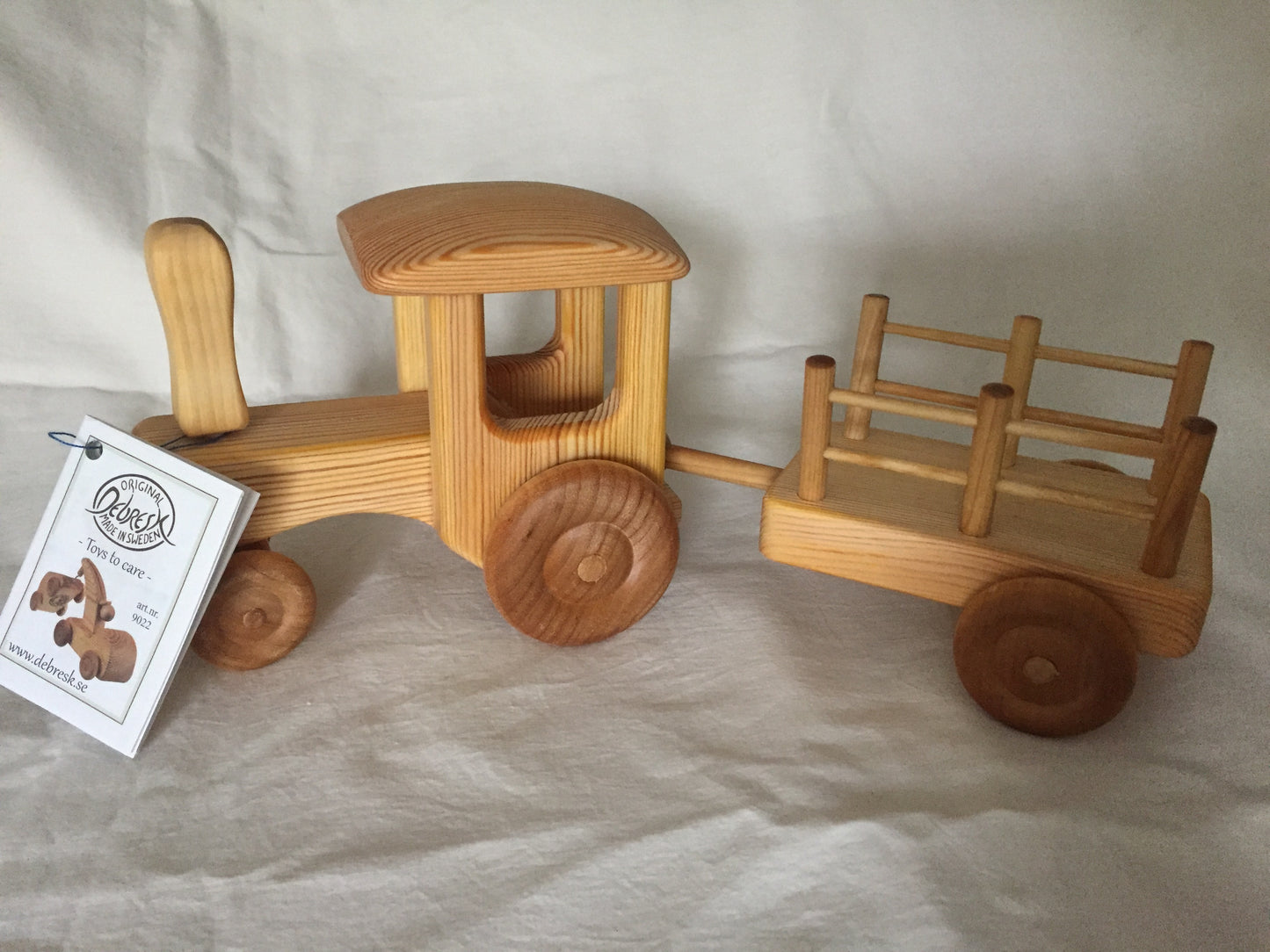 Wooden Toy - Debresk TRACTOR AND WAGON, Large size