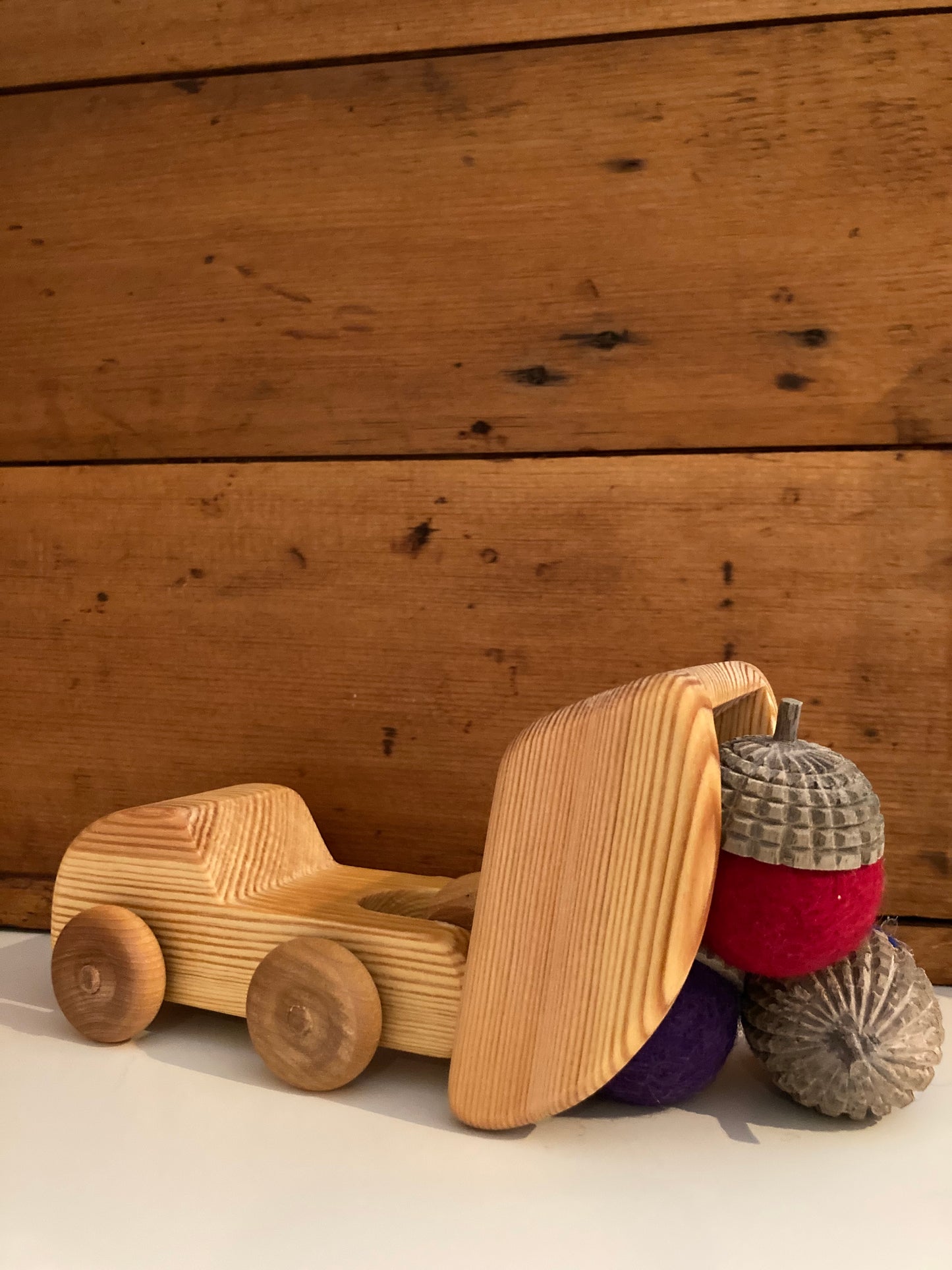 Wooden Toy - Debresk DUMPING LORRY, small