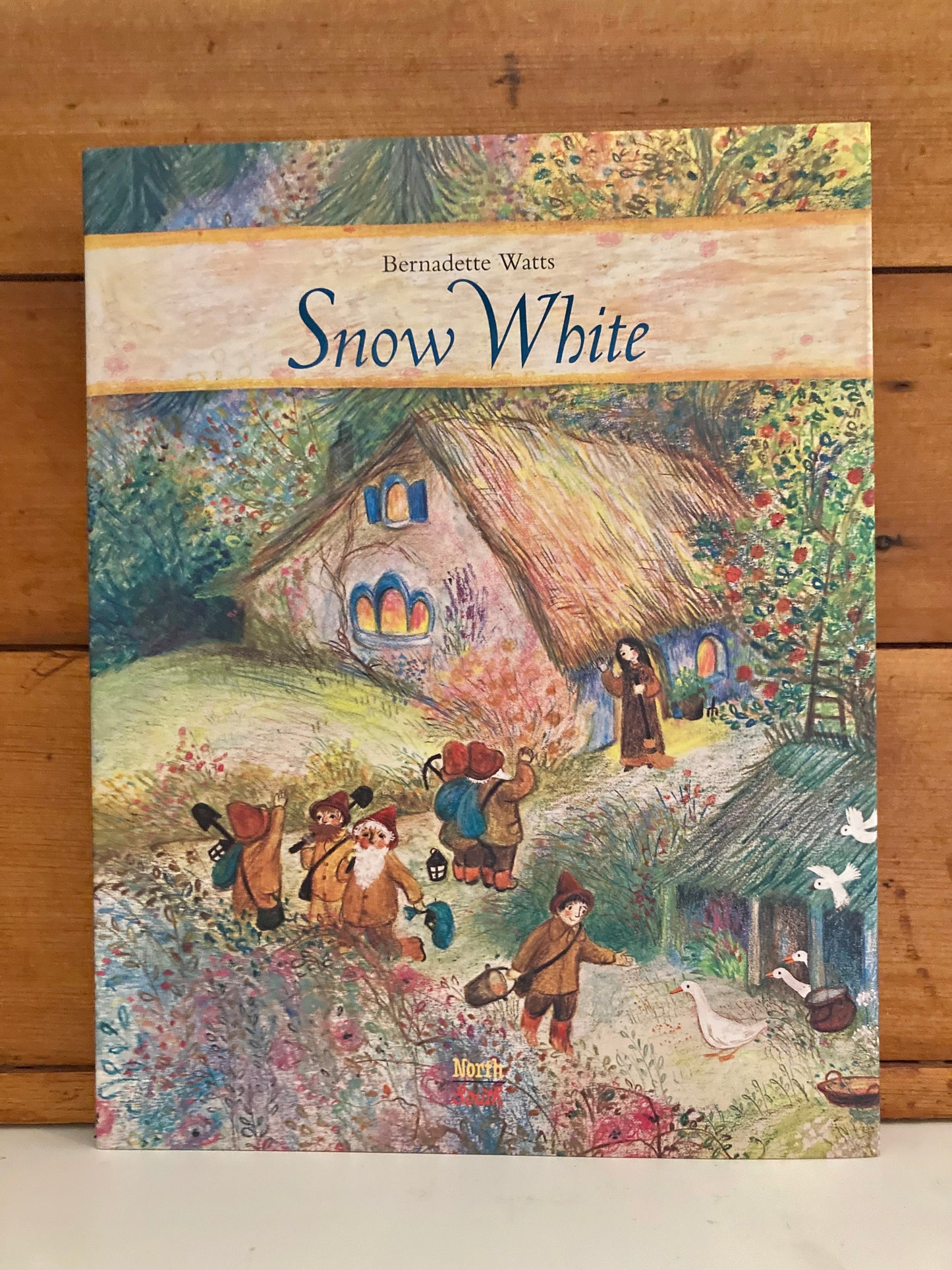Children's Fairy Tale Book - SNOW WHITE