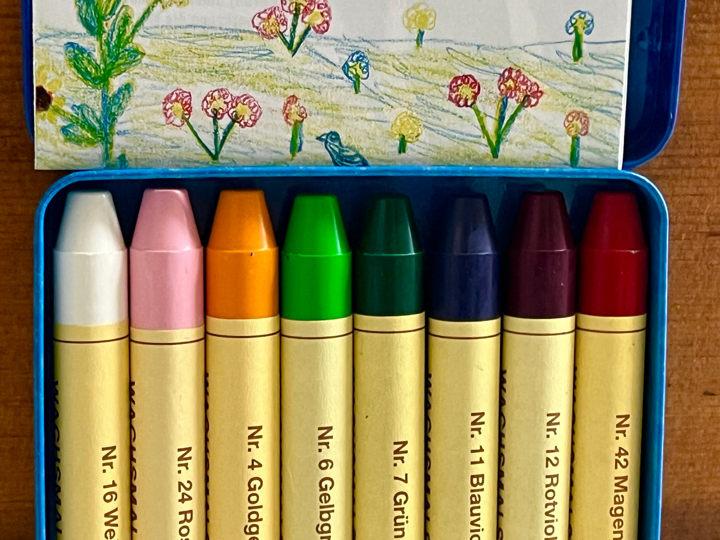 Beeswax, Art - STICK CRAYONS TIN CASE of 8 COLOURS, with WHITE!