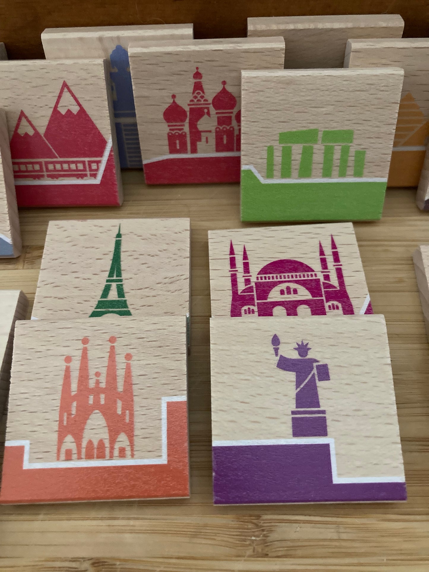Ensemble de jeu familial en bois - DOMINO DU MONDE