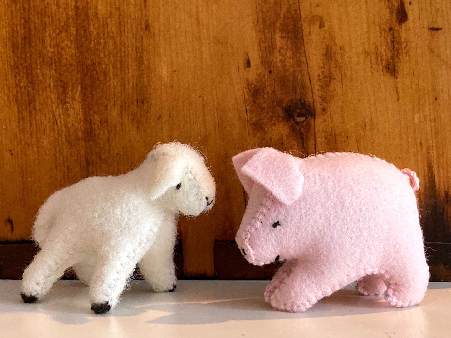 Peluche Dollhouse - MOUTON EN FEUTRE
