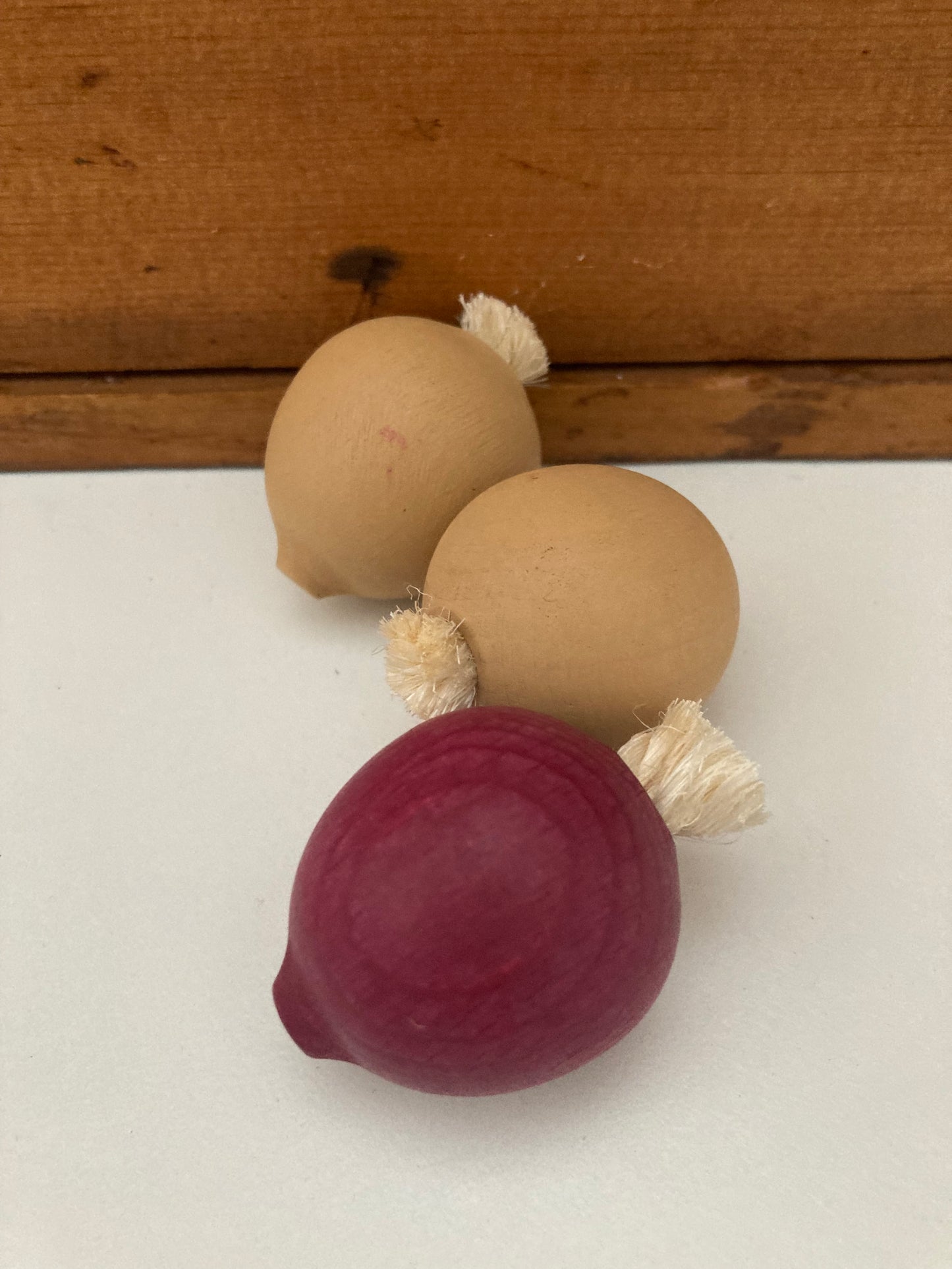 Kitchen Play Food - Wooden ONIONS-IN-A-NET, 4 pieces!