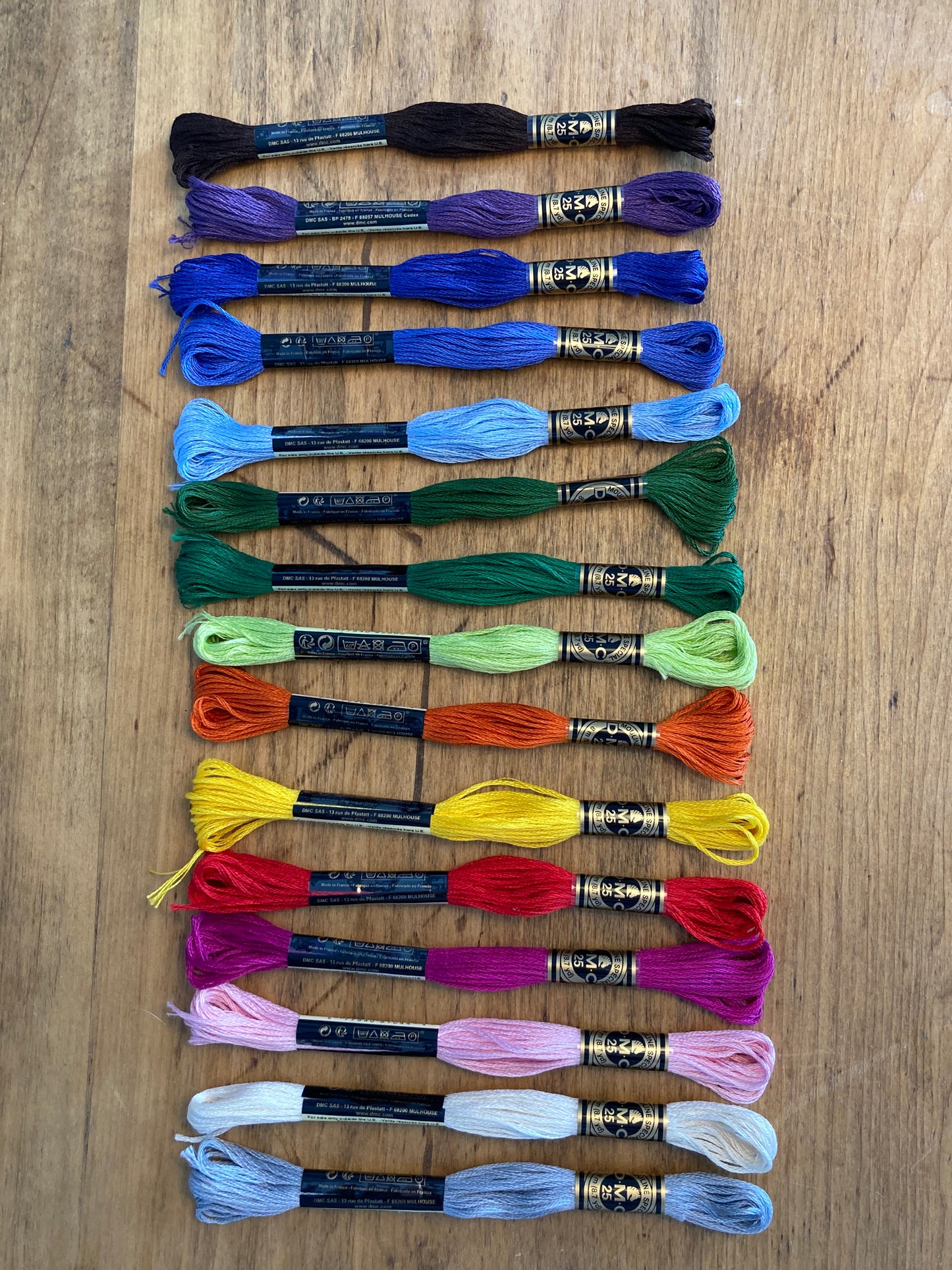 Crafting Supply - EMBROIDERY FLOSS, 16 colours!