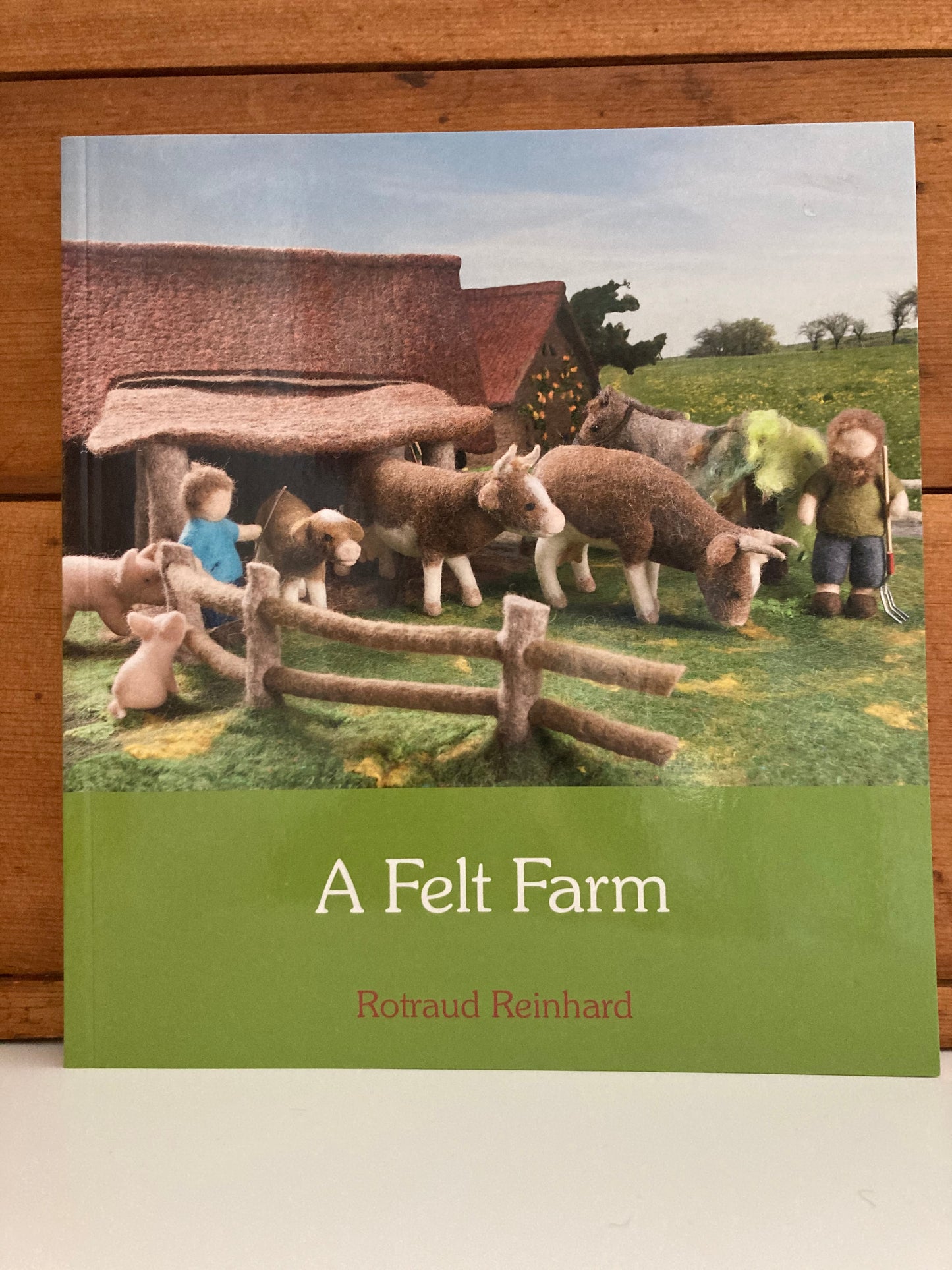 Crafting Resource Book - A FELT FARM