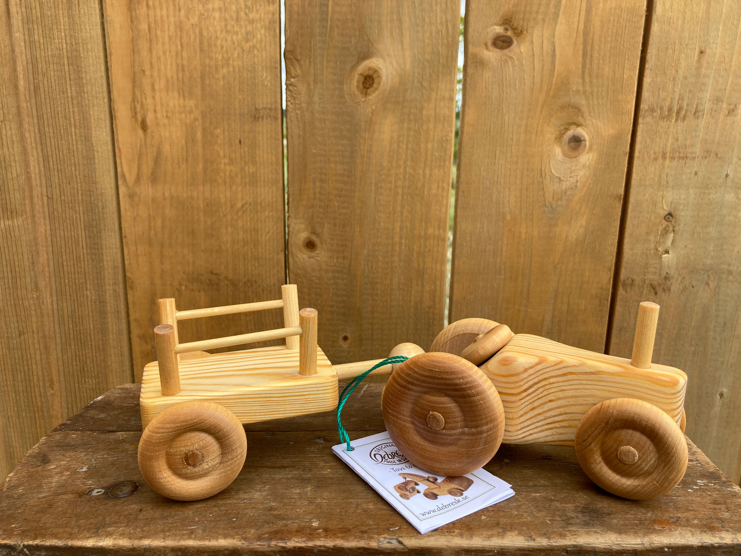 Wooden Toy - Debresk TRACTOR WITH TRAILER, Small size