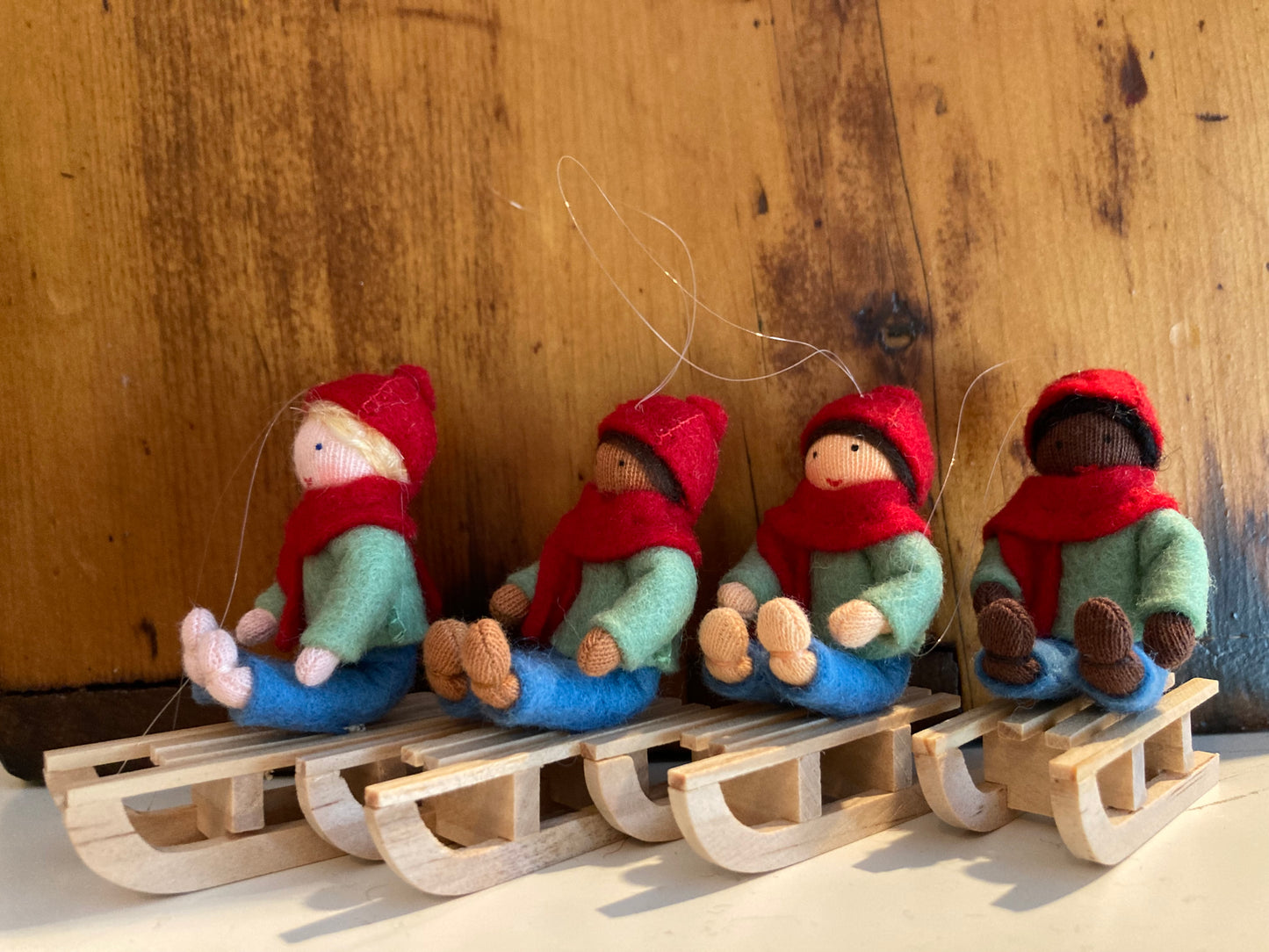 Dollhouse Waldorf Little Doll - ENFANTS DE Luge D'HIVER