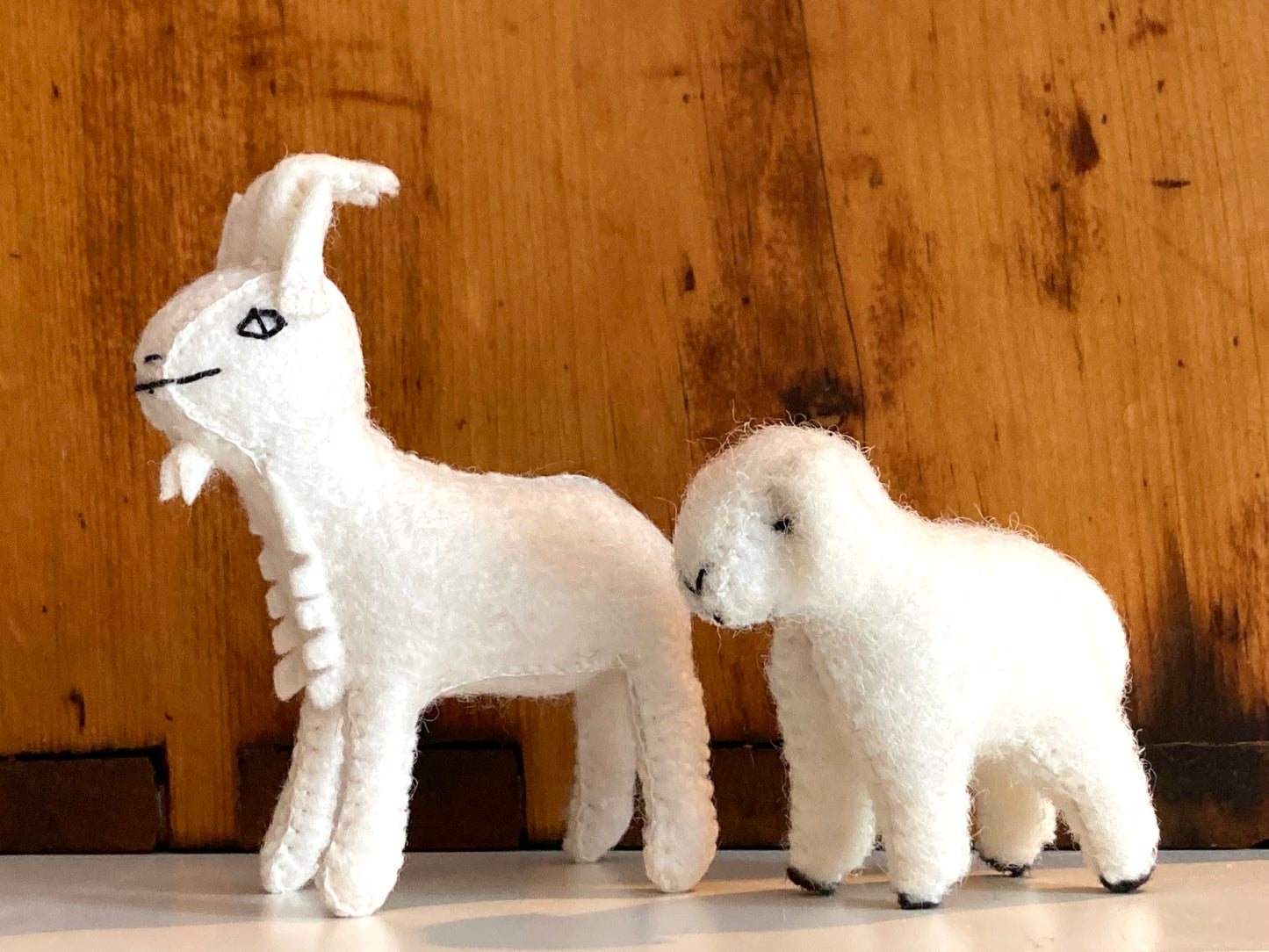 Peluche Dollhouse - PETITE CHÈVRE EN FEUTRE