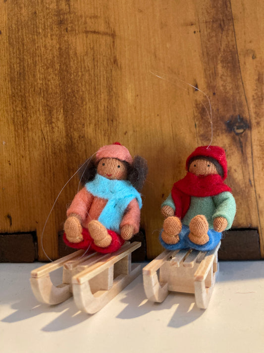 Dollhouse Waldorf Little Doll - ENFANTS DE Luge D'HIVER