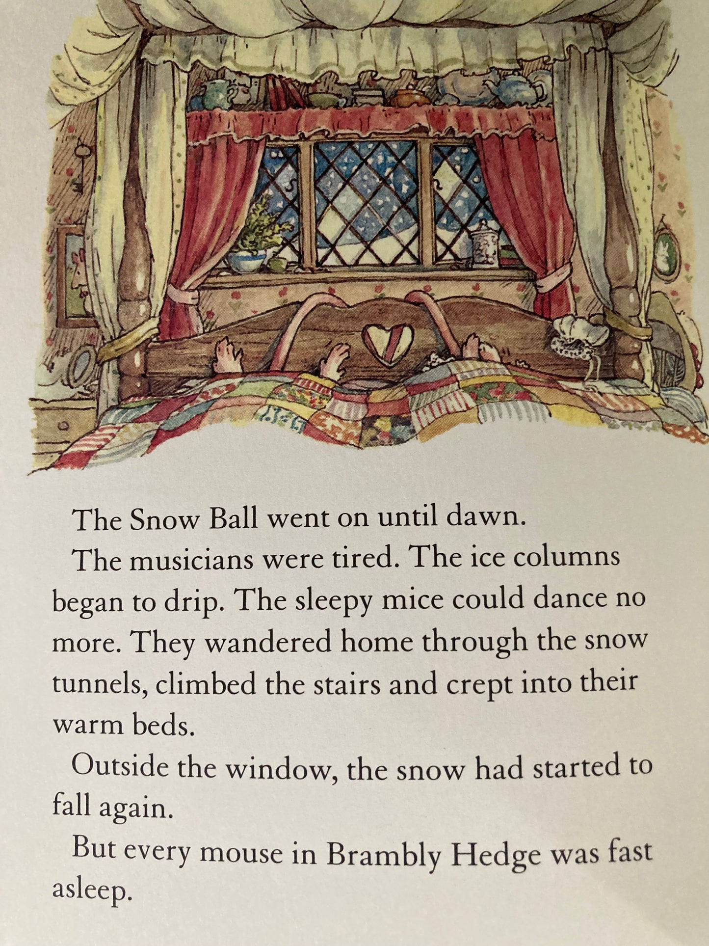 Livre d'images pour enfants - HISTOIRE D'HIVER DES SOURIS DE BRAMBLY HEDGE