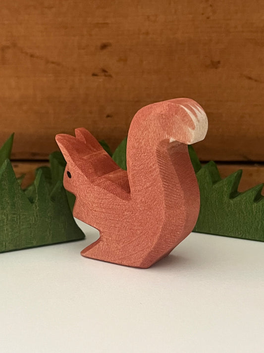 Wooden Dollhouse Play - SQUIRREL, sitting
