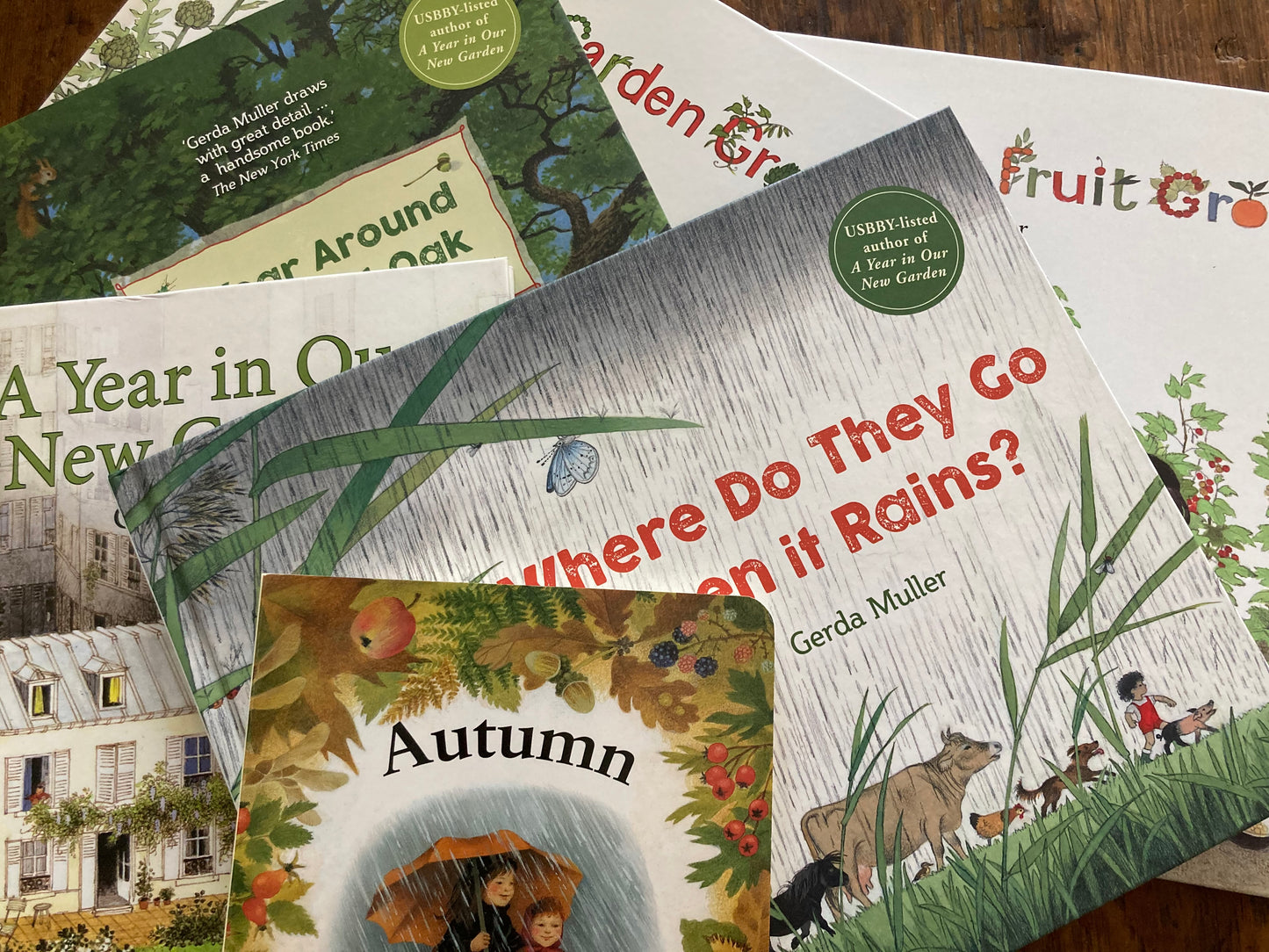 Livre d'images éducatif pour enfants - UN AN DANS NOTRE NOUVEAU JARDIN