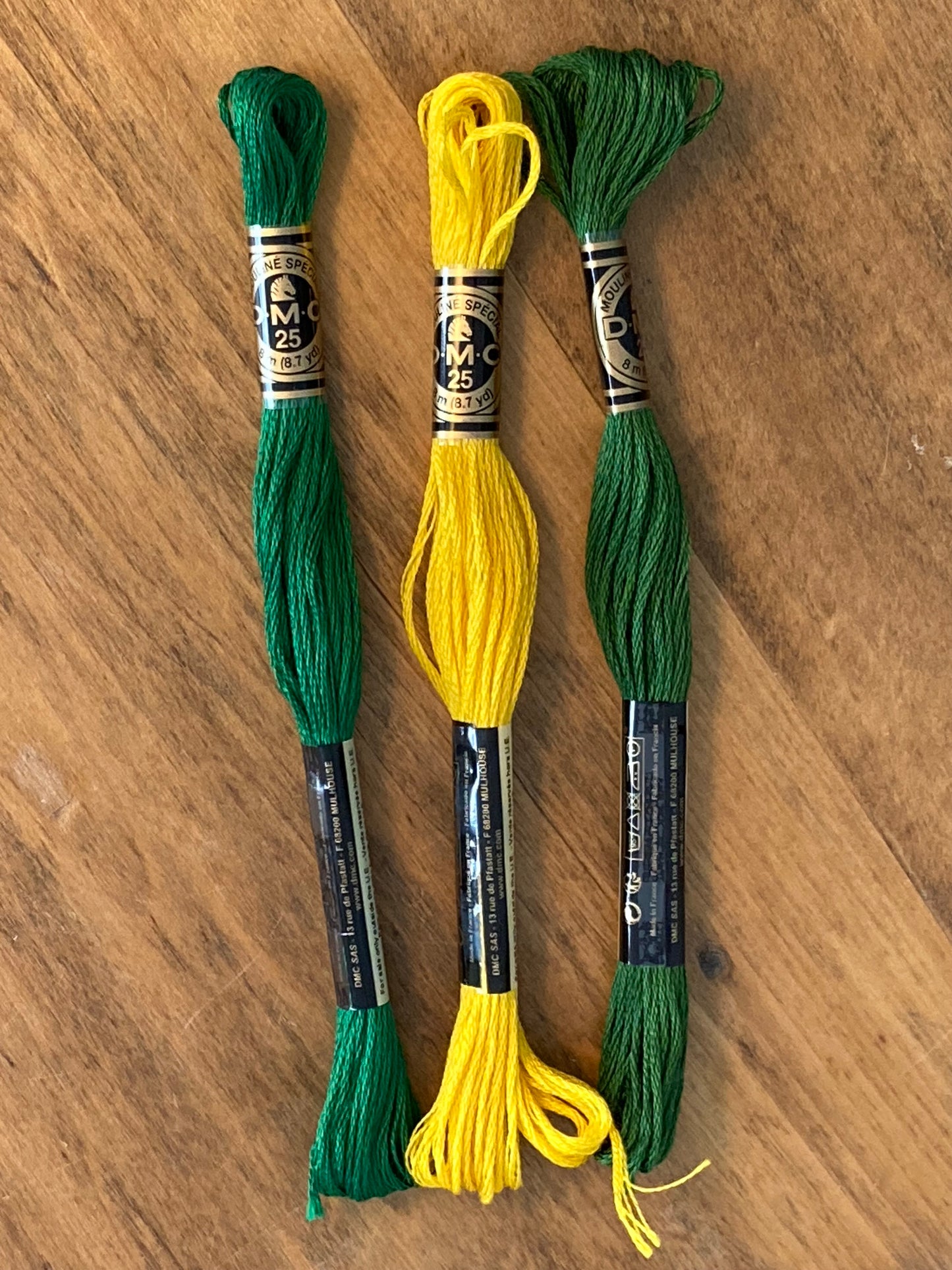 Crafting Supply - EMBROIDERY FLOSS, 16 colours!