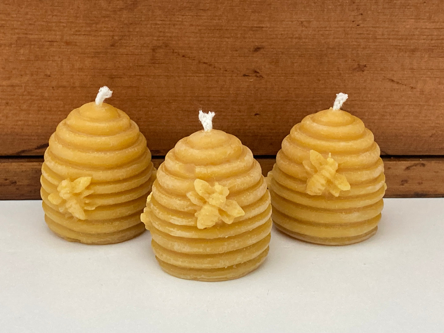 Bougies en cire d'abeille - Canoe Cove BEEHIVE VOTIVE