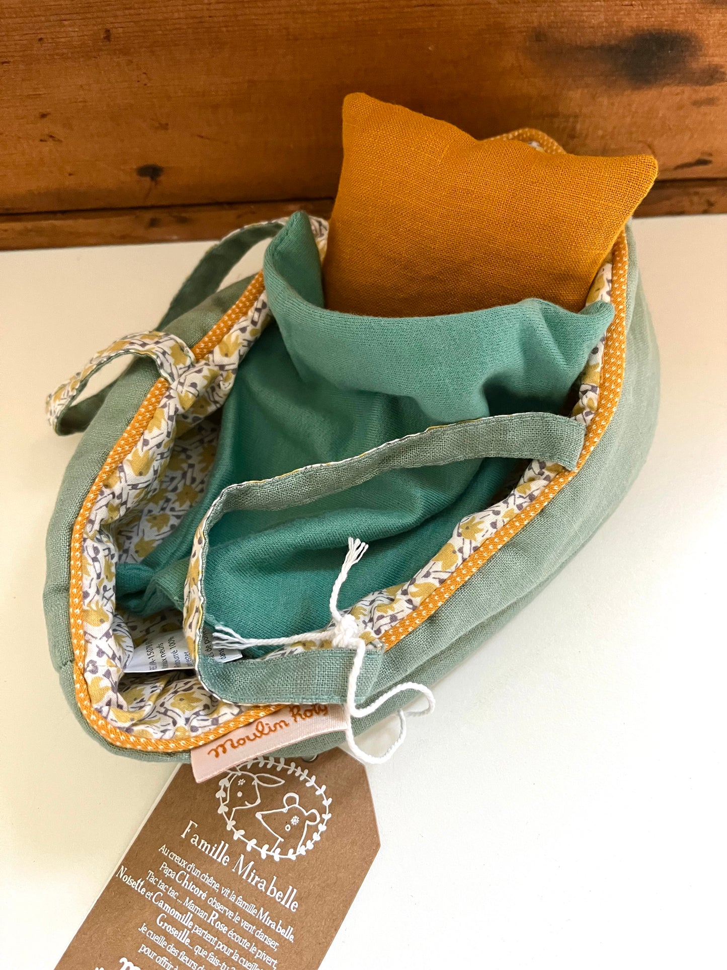 Dolls, Beds and Carriers - CARRRYING COT, small size