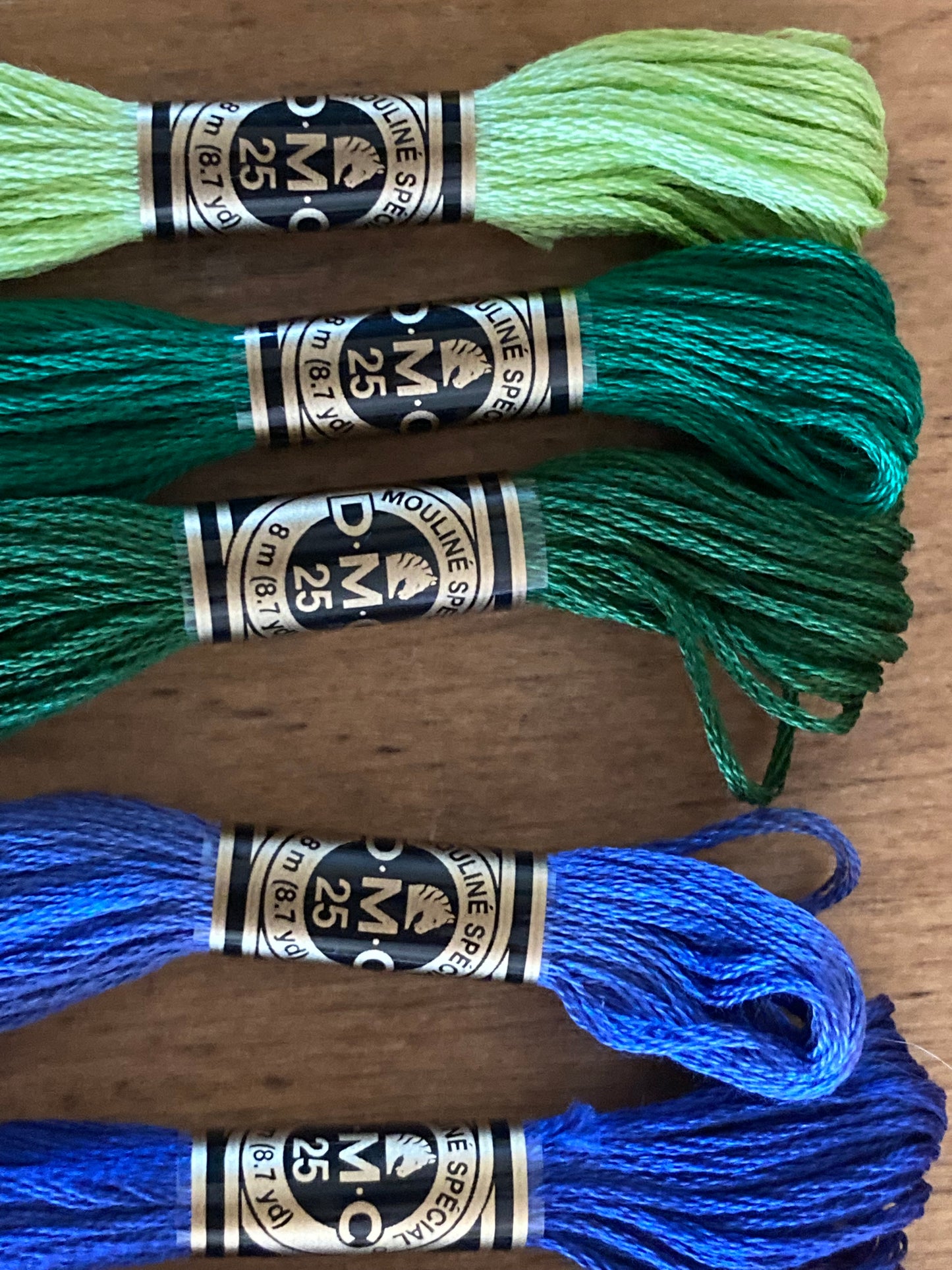 Crafting Supply - EMBROIDERY FLOSS, 16 colours!