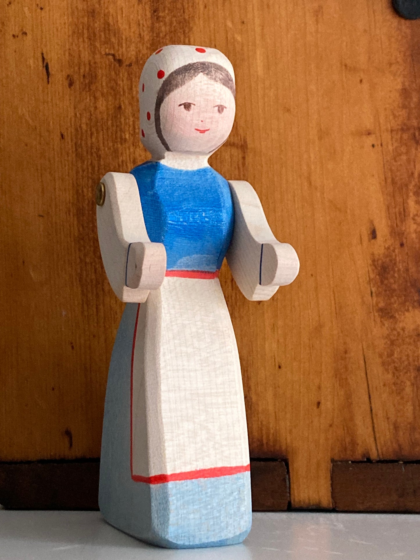 Jeu de maison de poupée en bois - FARM WOMAN