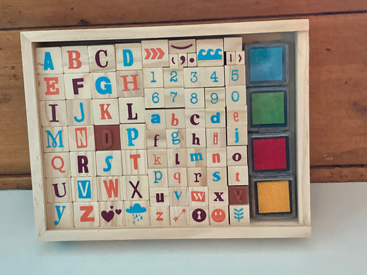JEU DE TAMPONS LETTRES ET CHIFFRES d'apprentissage éducatif, en bois - 76 tampons !