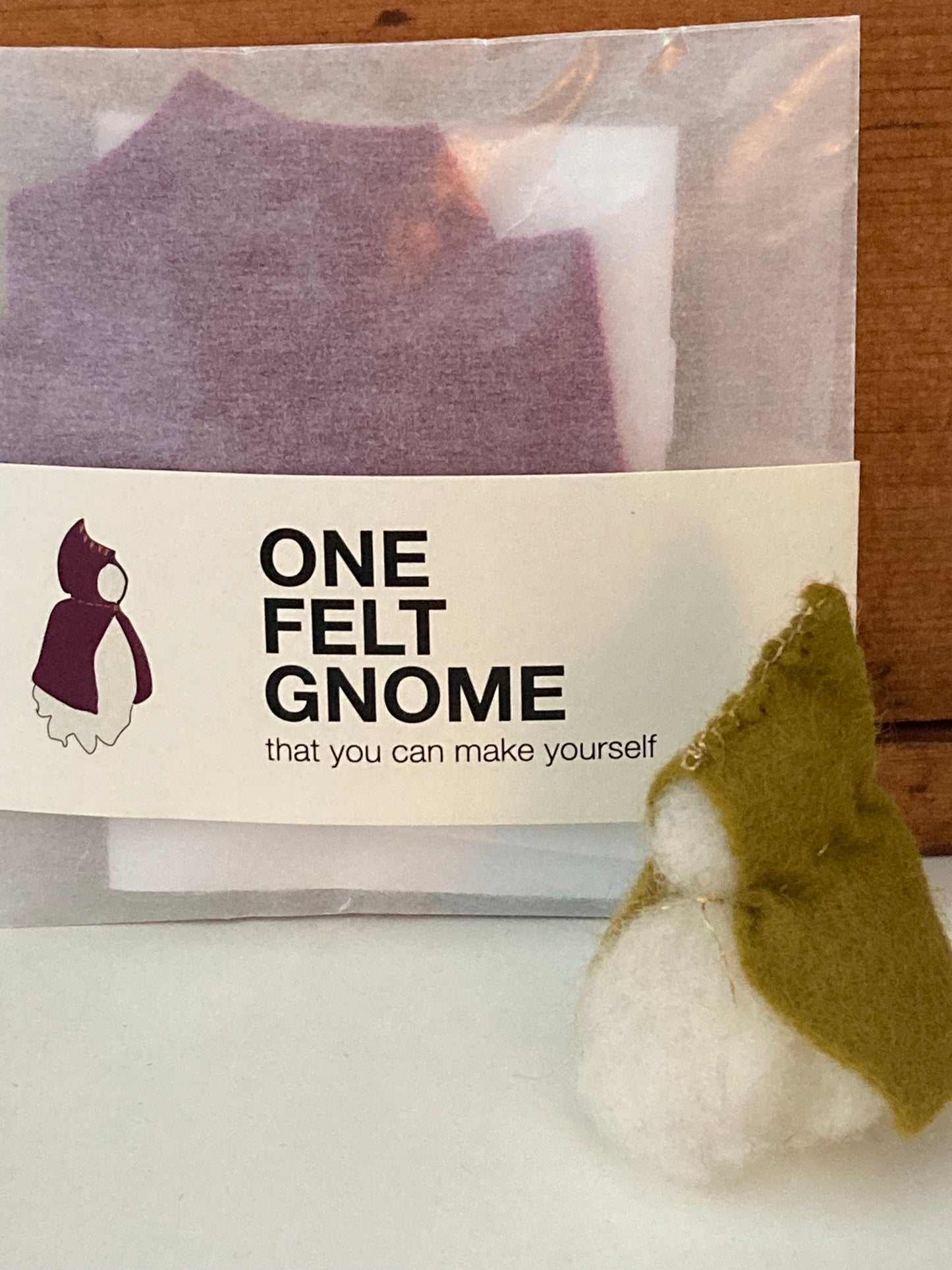 Crafting Kits - Felt GNOMES , makes 1 Gnome in a choice of 6 colours!