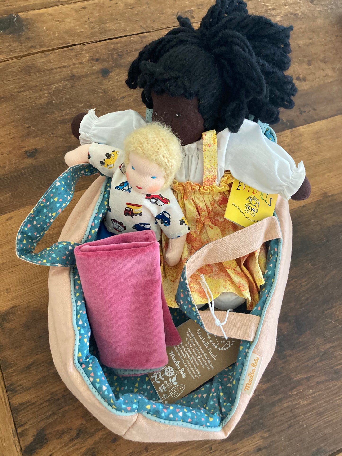 Dolls, Beds and Carriers - CARRYING COT, Large size