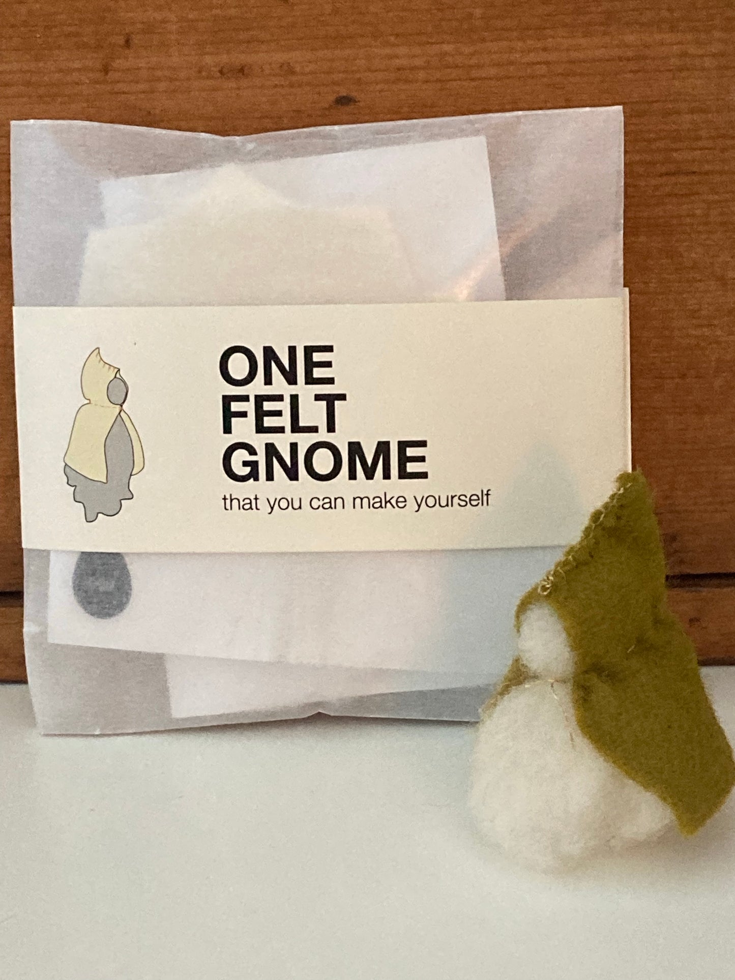Crafting Kits - Felt GNOMES , makes 1 Gnome in a choice of 6 colours!