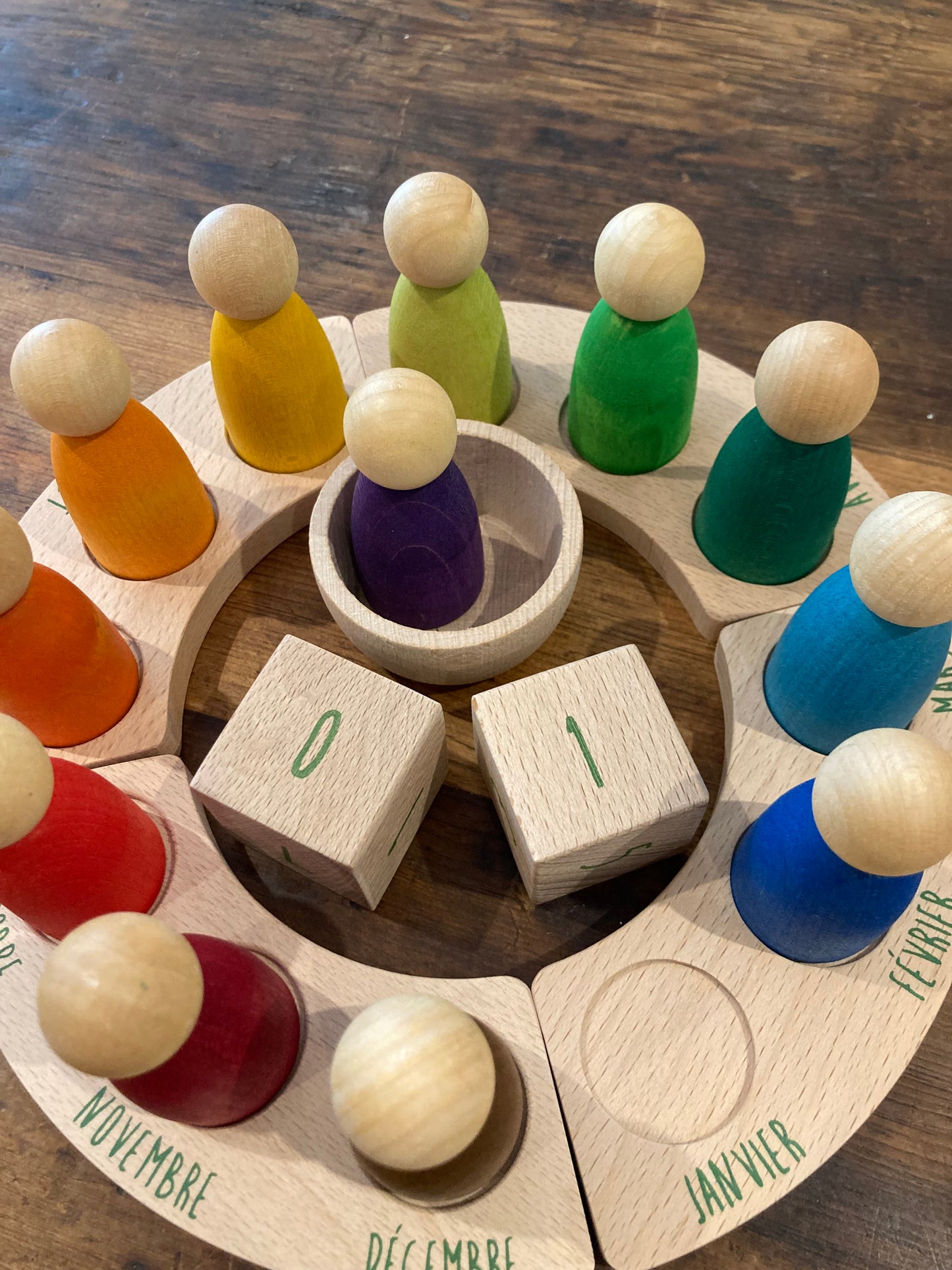 Educational Wooden CIRCULAR CALENDAR by Grapat, in FRENCH