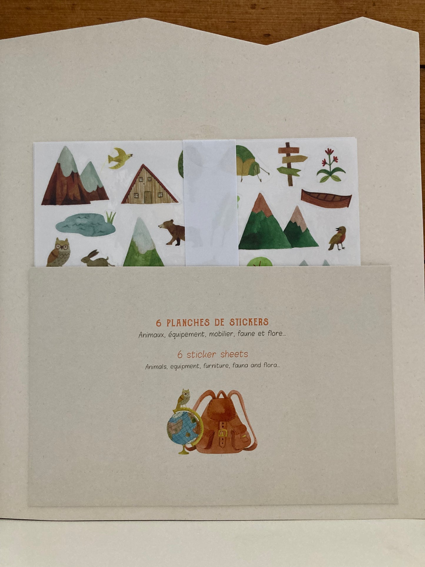 Art Activity Set - « GO EXPLORING » Colouring Book & More!