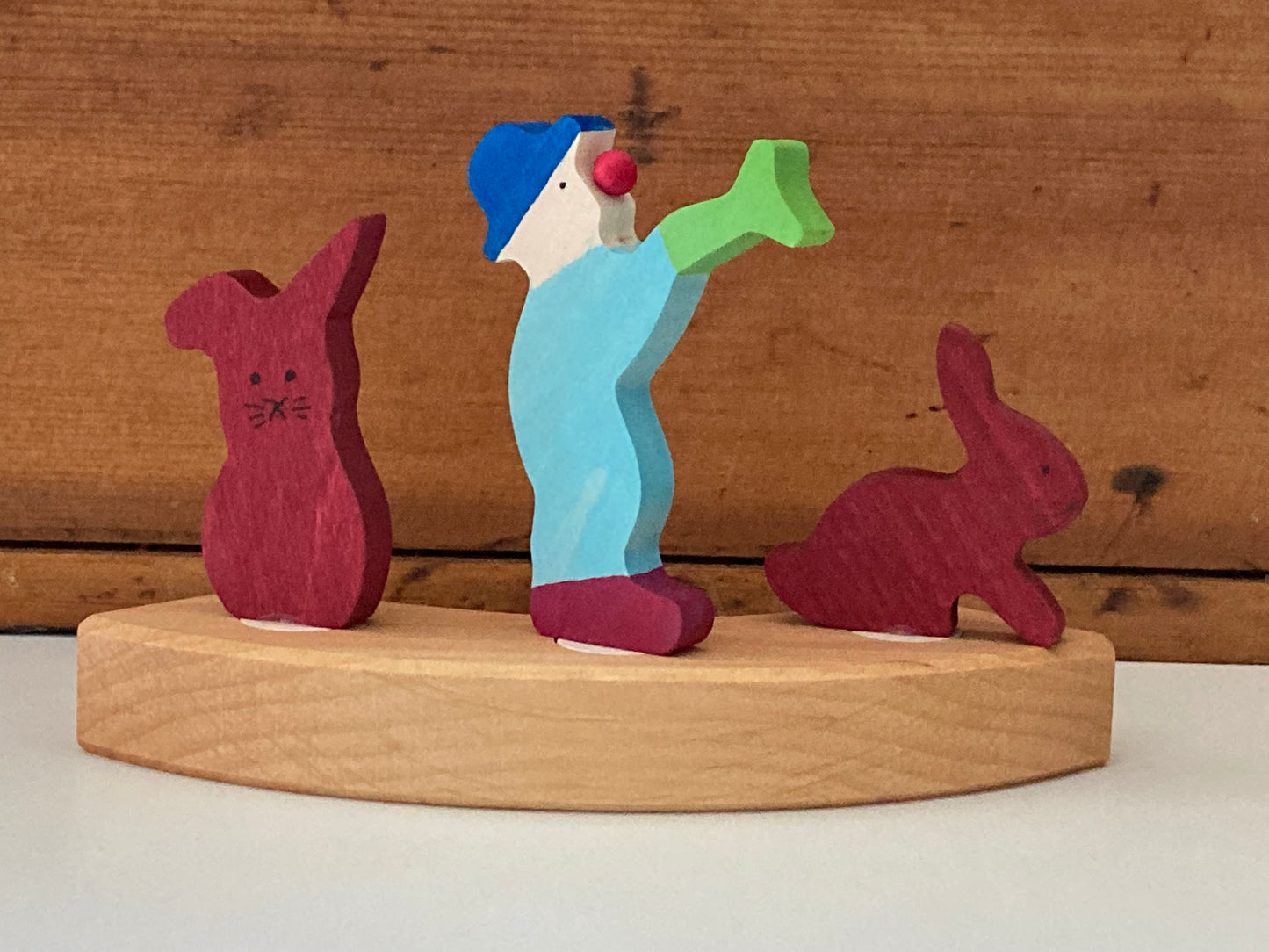 Déco en Bois par Grimm's - NAIN, Rouge avec Chapeau Bleu