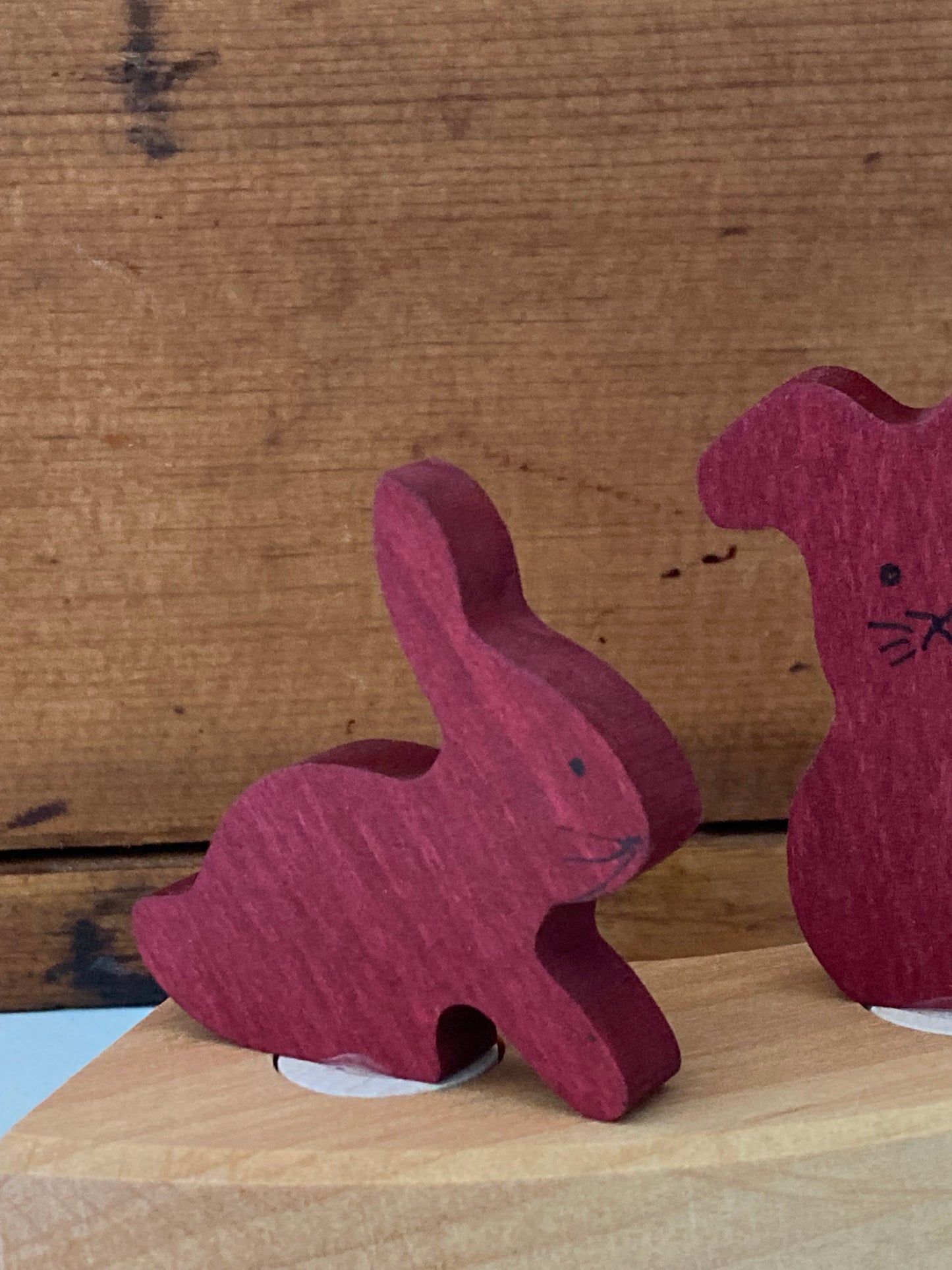 Déco en bois par Grimm's - LAPIN ASSIS