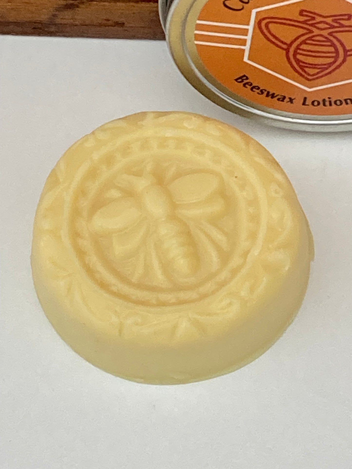 BARRE DE LOTION POUR LE CORPS Canoe Cove à la cire d'abeille
