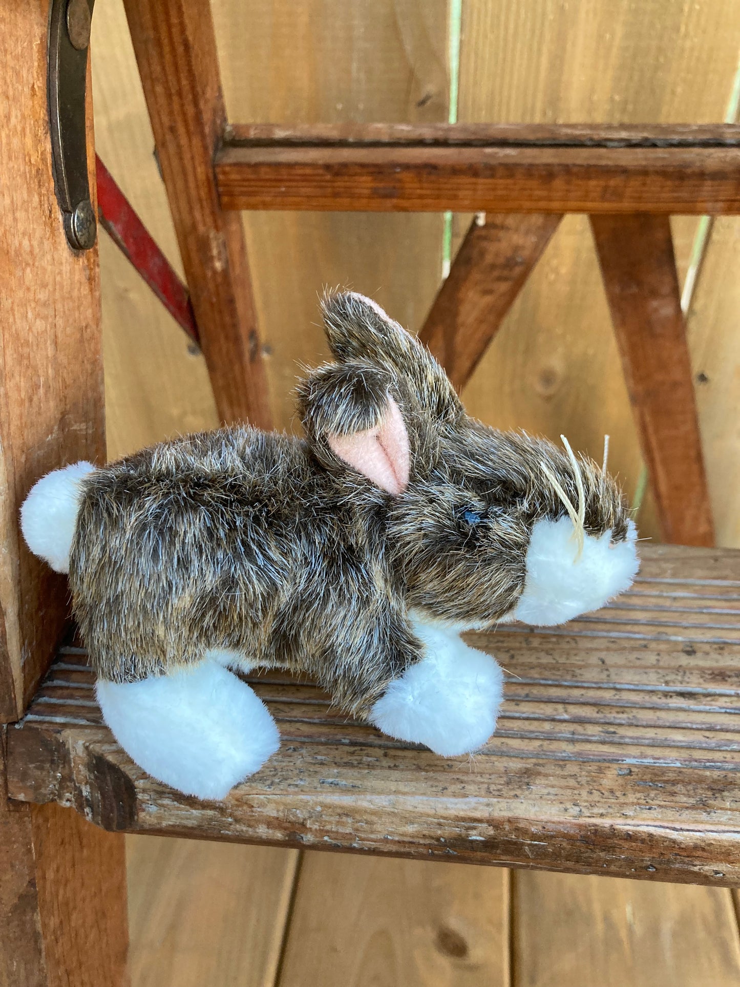 Marionnette à doigt en peluche - LAPIN À QUEUE DE COTON