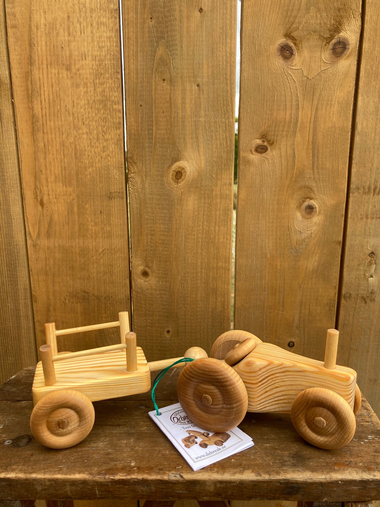 Wooden Toy - Debresk TRACTOR WITH TRAILER, Small size