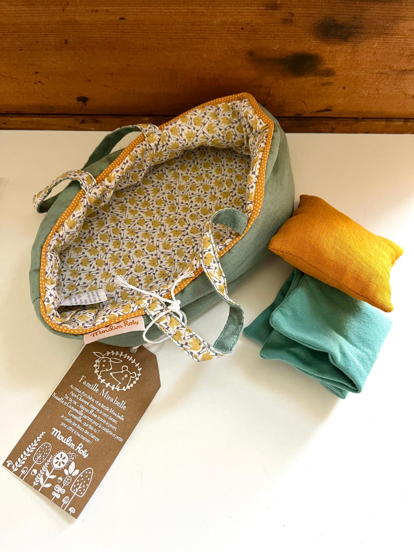 Dolls, Beds and Carriers - CARRRYING COT, small size