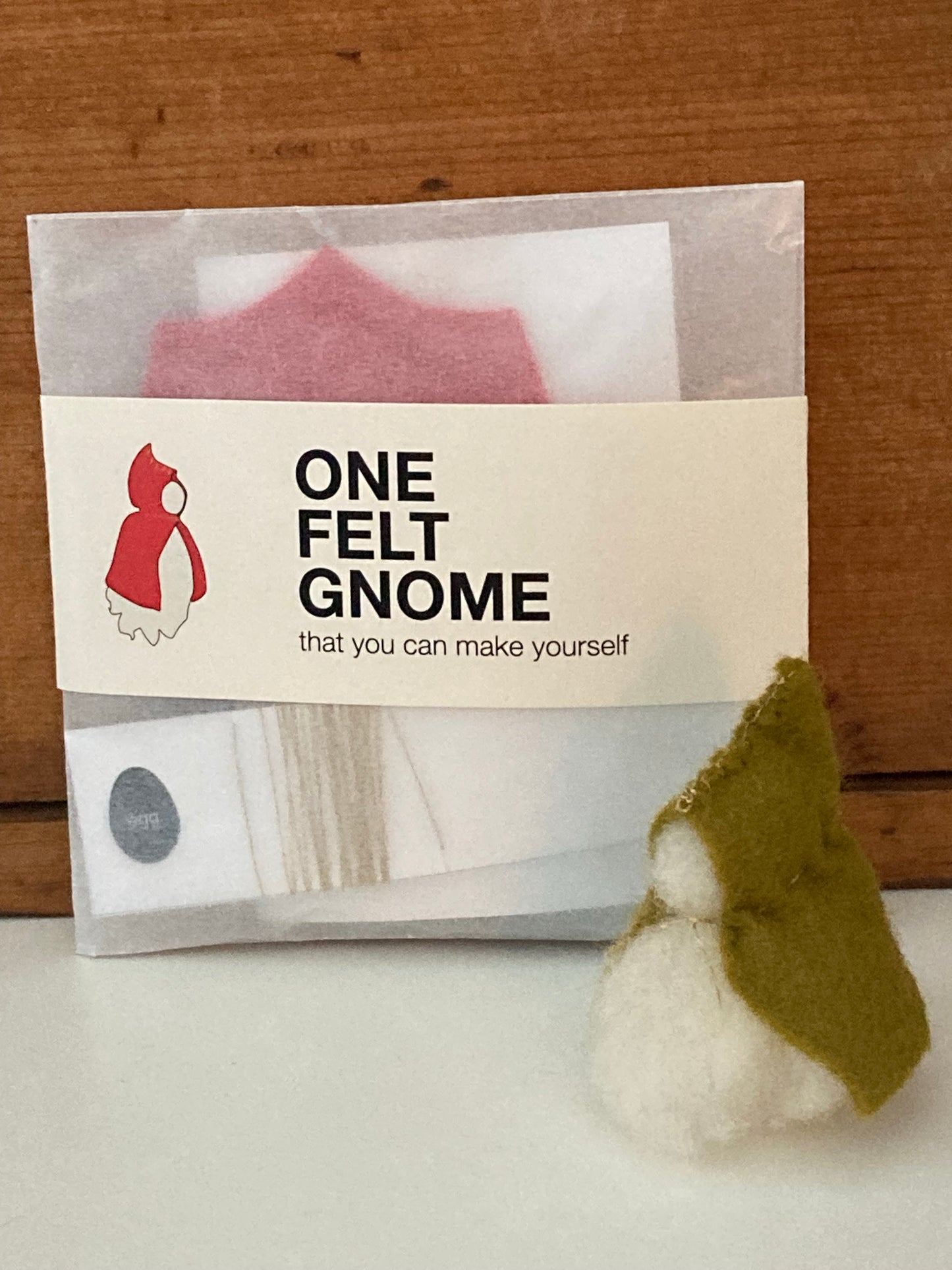 Crafting Kits - Felt GNOMES , makes 1 Gnome in a choice of 6 colours!