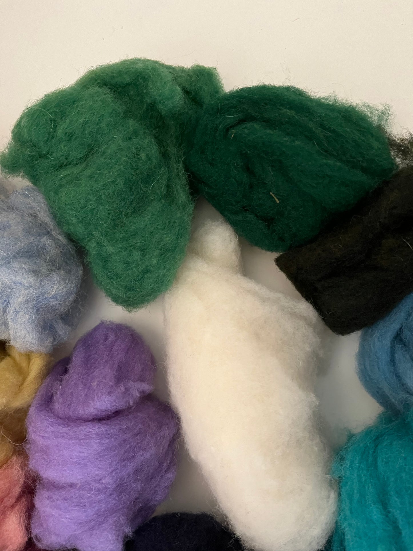 FELTING WOOL, 12 COLOURS & NATURAL FLEECE - Arts&Crafts