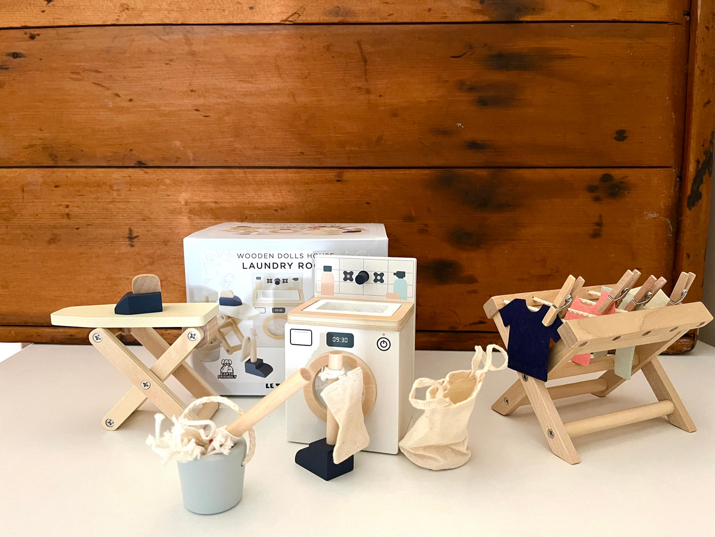 Wooden Dollhouse Furniture - LAUNDRY ROOM, 16 pieces!