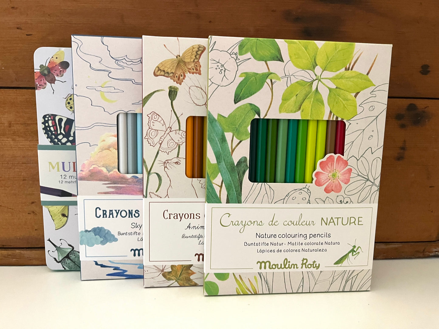 Colouring Pencils Art - 12 ANIMAL COLOURS, with 3 colouring cards