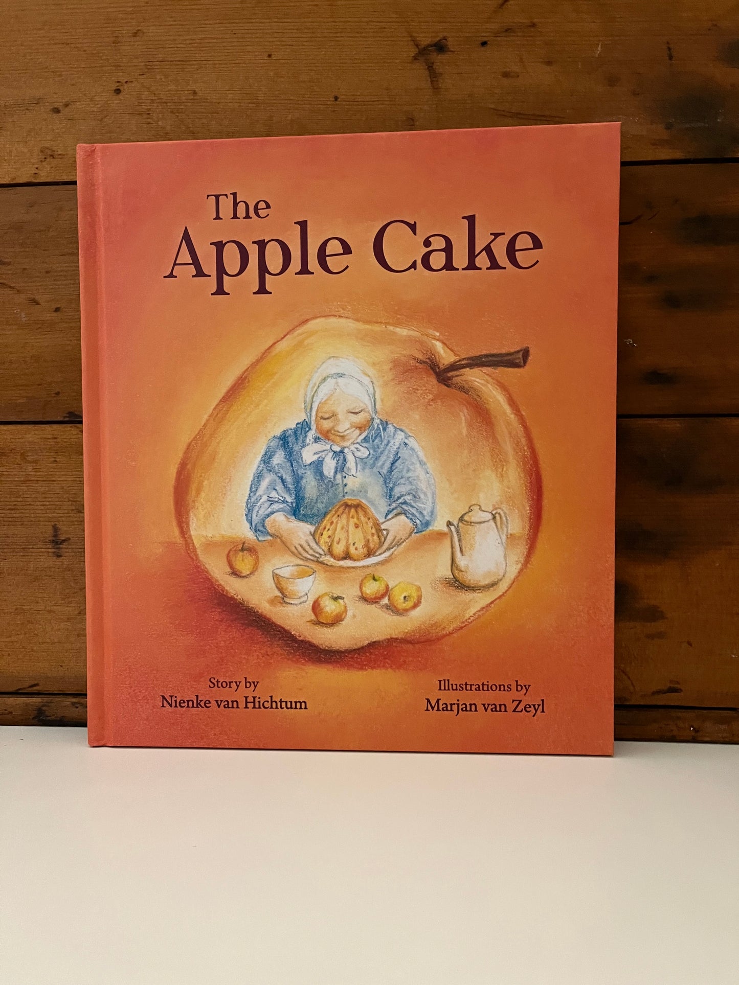 Children’s Picture Book - THE APPLE CAKE