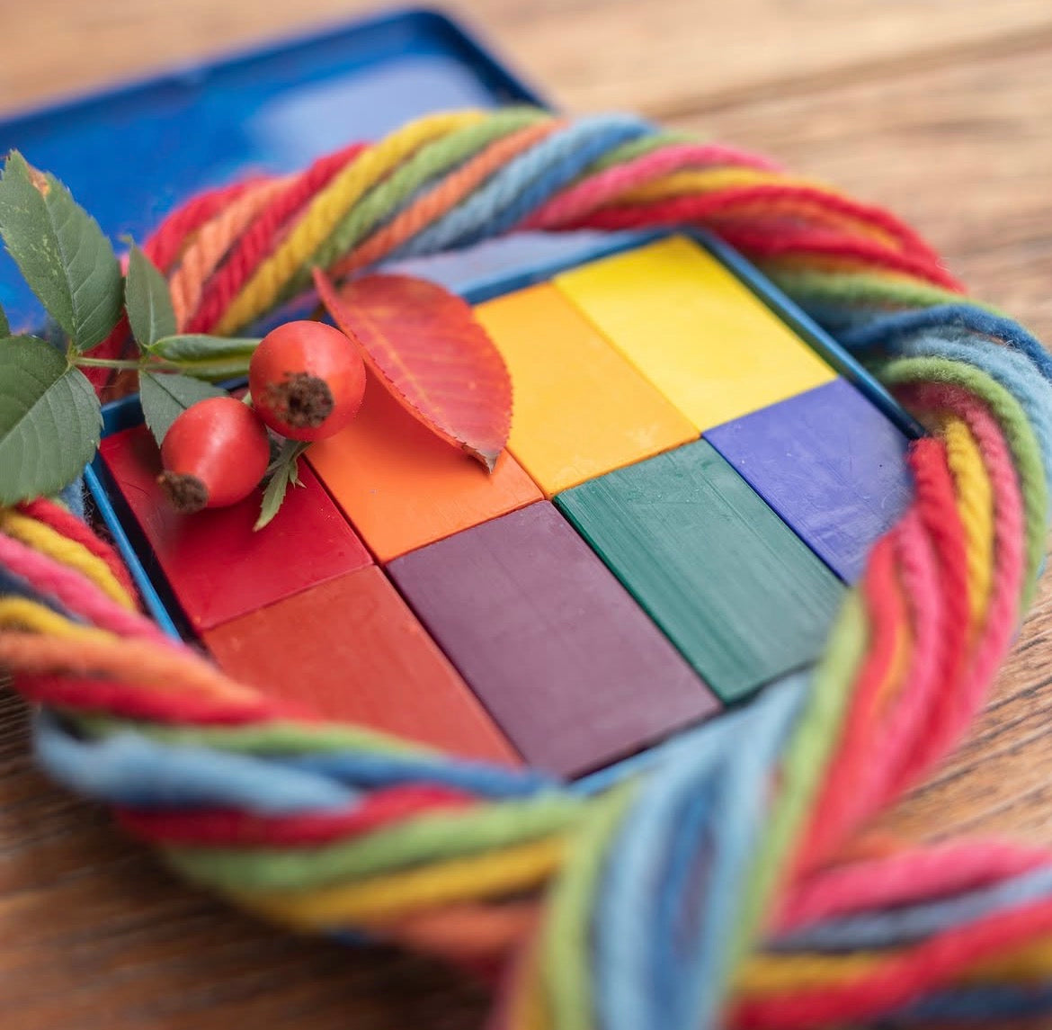 Cire d'abeille, Art - BLOC DE CRAYONS EN ÉTAIN DE 8 COULEURS ÉCOLE WALDORF