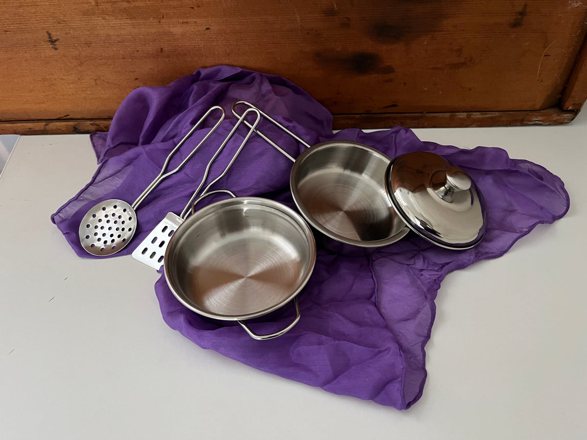 Kitchen Pots - 2 Small COOKING POTS with Lid, and 2 UTENSILS